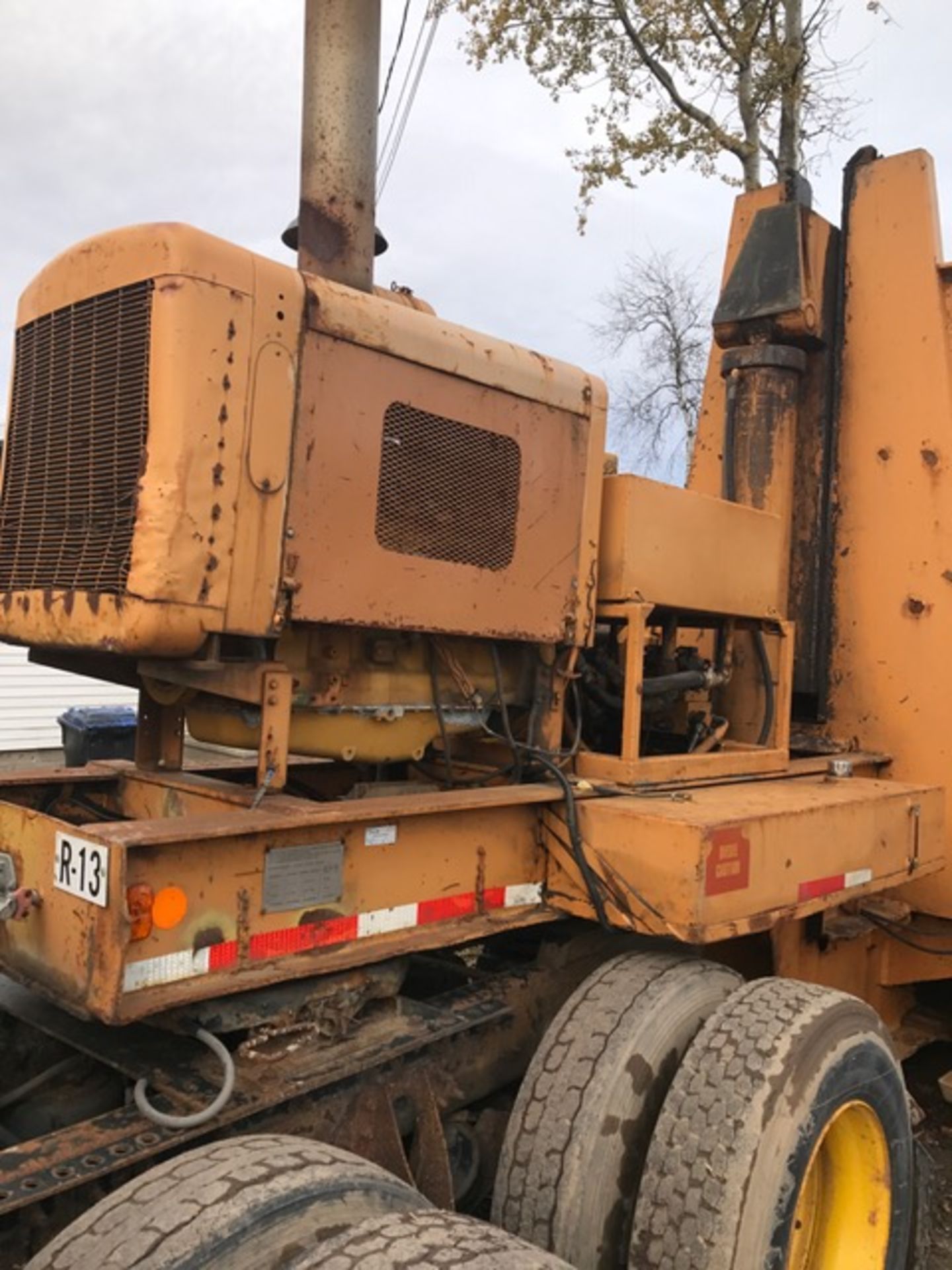 EZ CAR CRUSHER (EZKAR) 243A, c/w: INTERNATIONAL 10-WHEEL TRACTOR, #9200 - Image 5 of 13