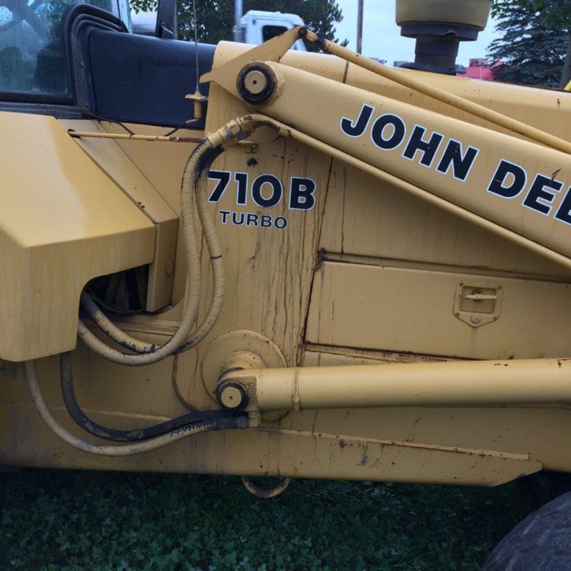 JOHN DEERE (low hours) 710B FRONT END LOADER c/w: ….. - Image 3 of 3