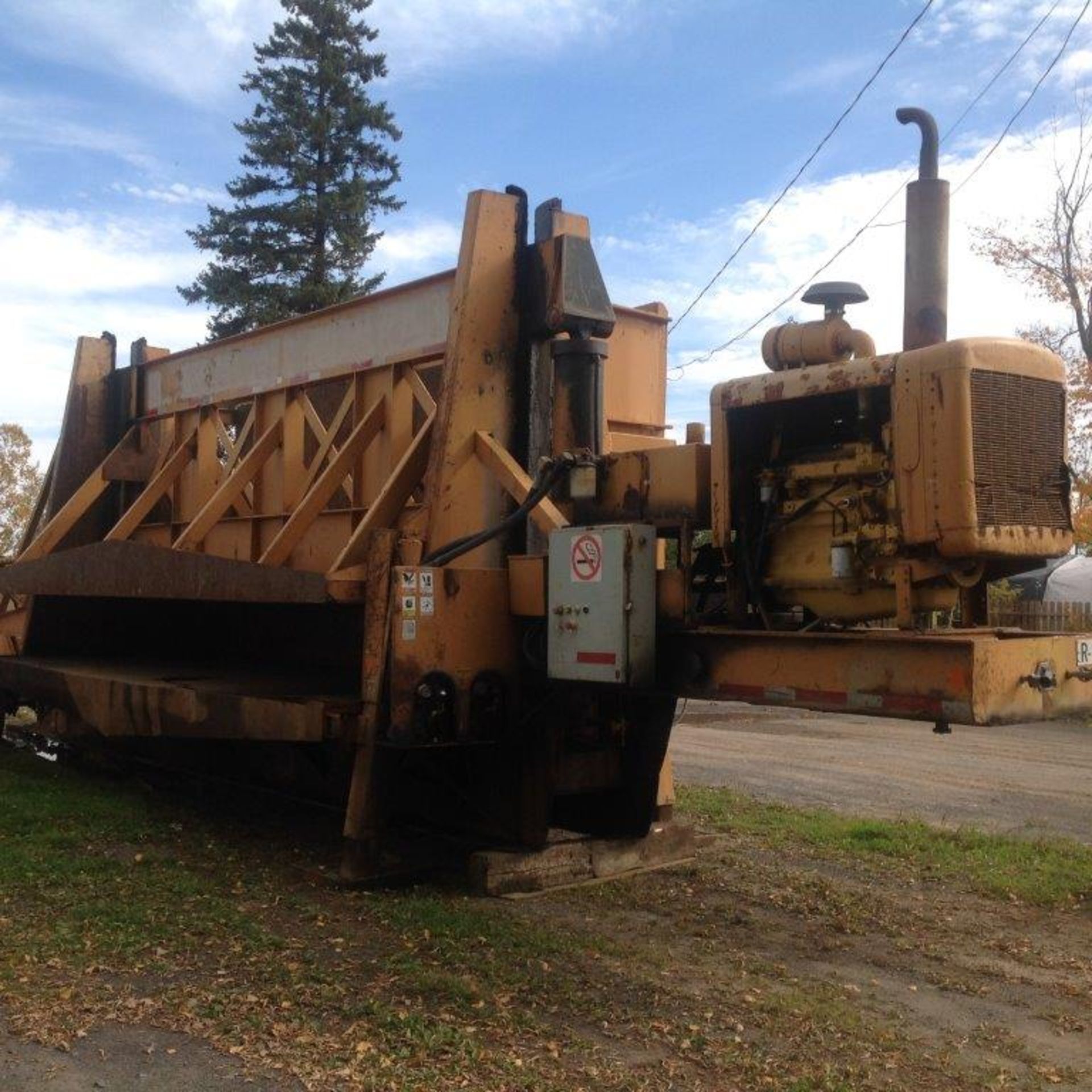 EZ CAR CRUSHER (EZKAR) 243A, c/w: INTERNATIONAL 10-WHEEL TRACTOR, #9200 - Image 2 of 13