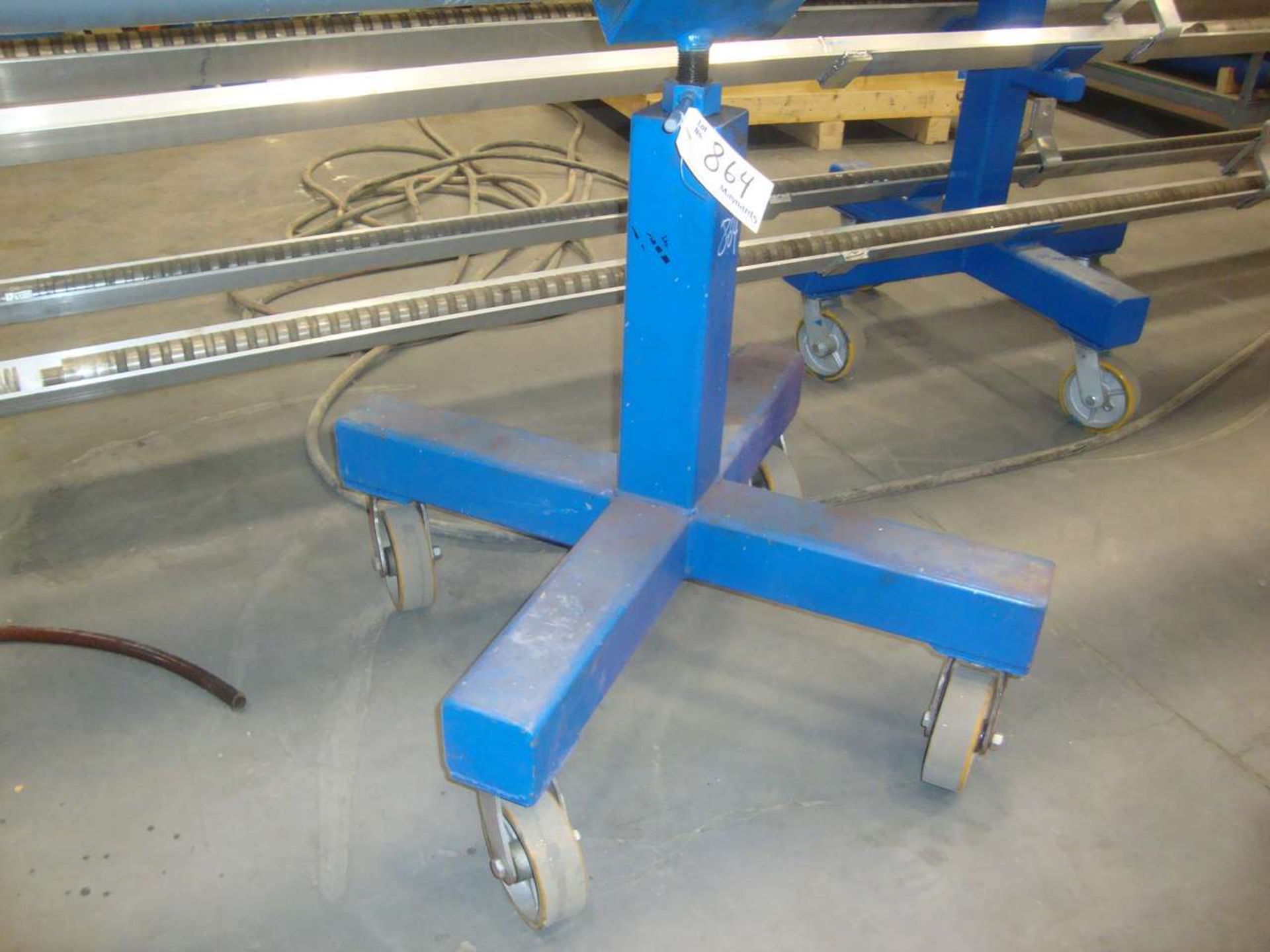 Rolling pipe stands