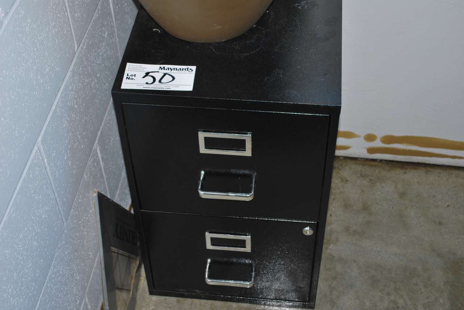 Black metal 2 drawer file cabinet