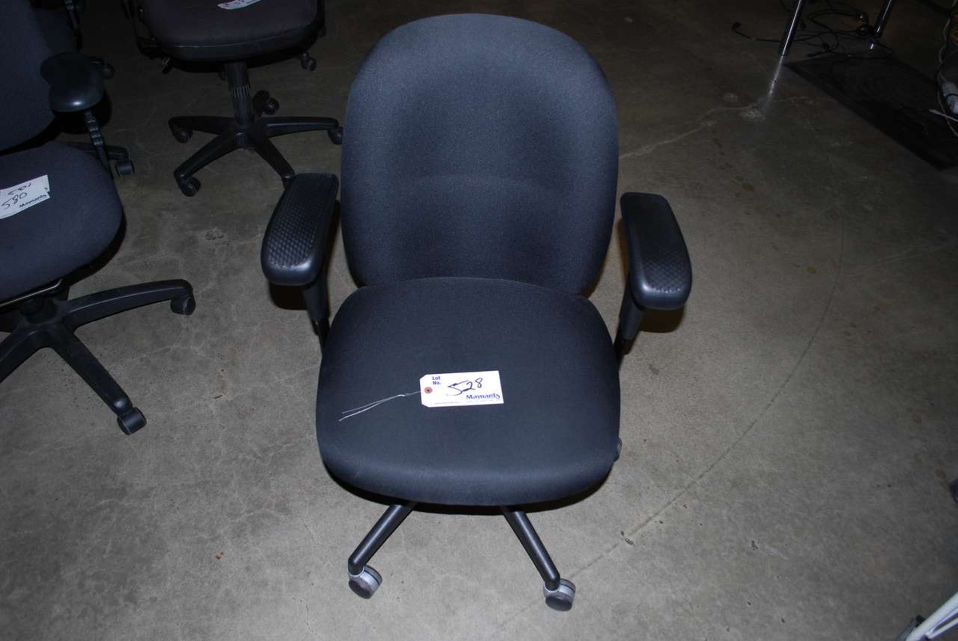 Black gas lift manager arm chair