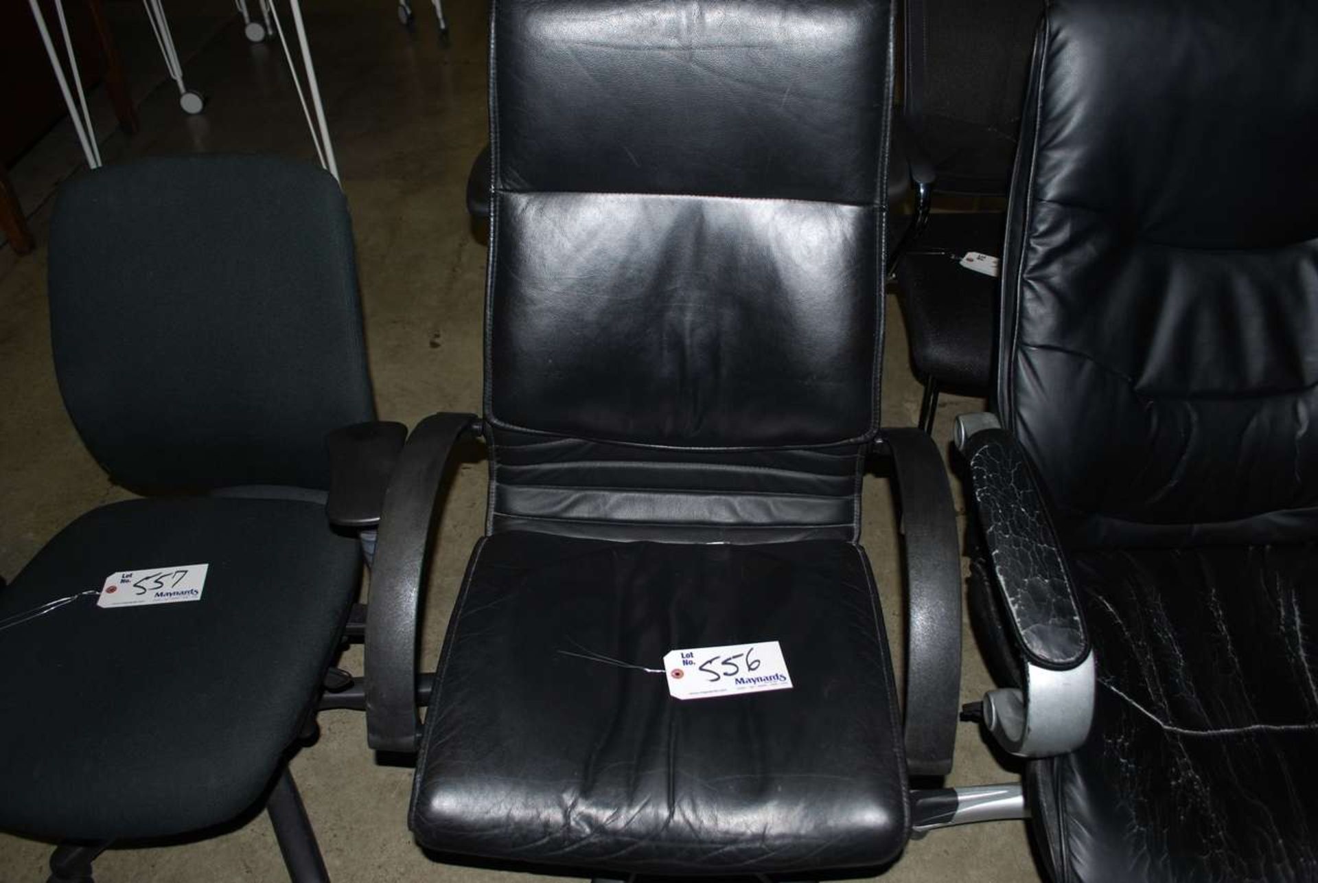 Black vinyl back manager chair