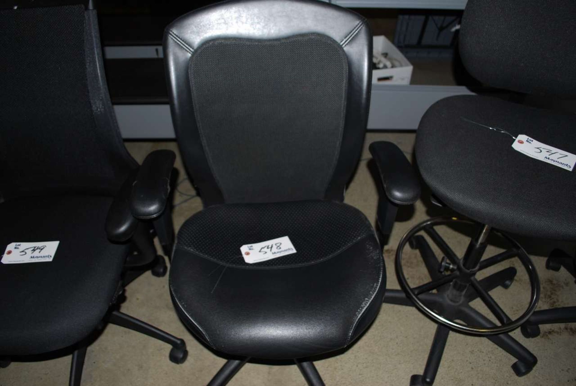 Black vinyl mesh back manager chair