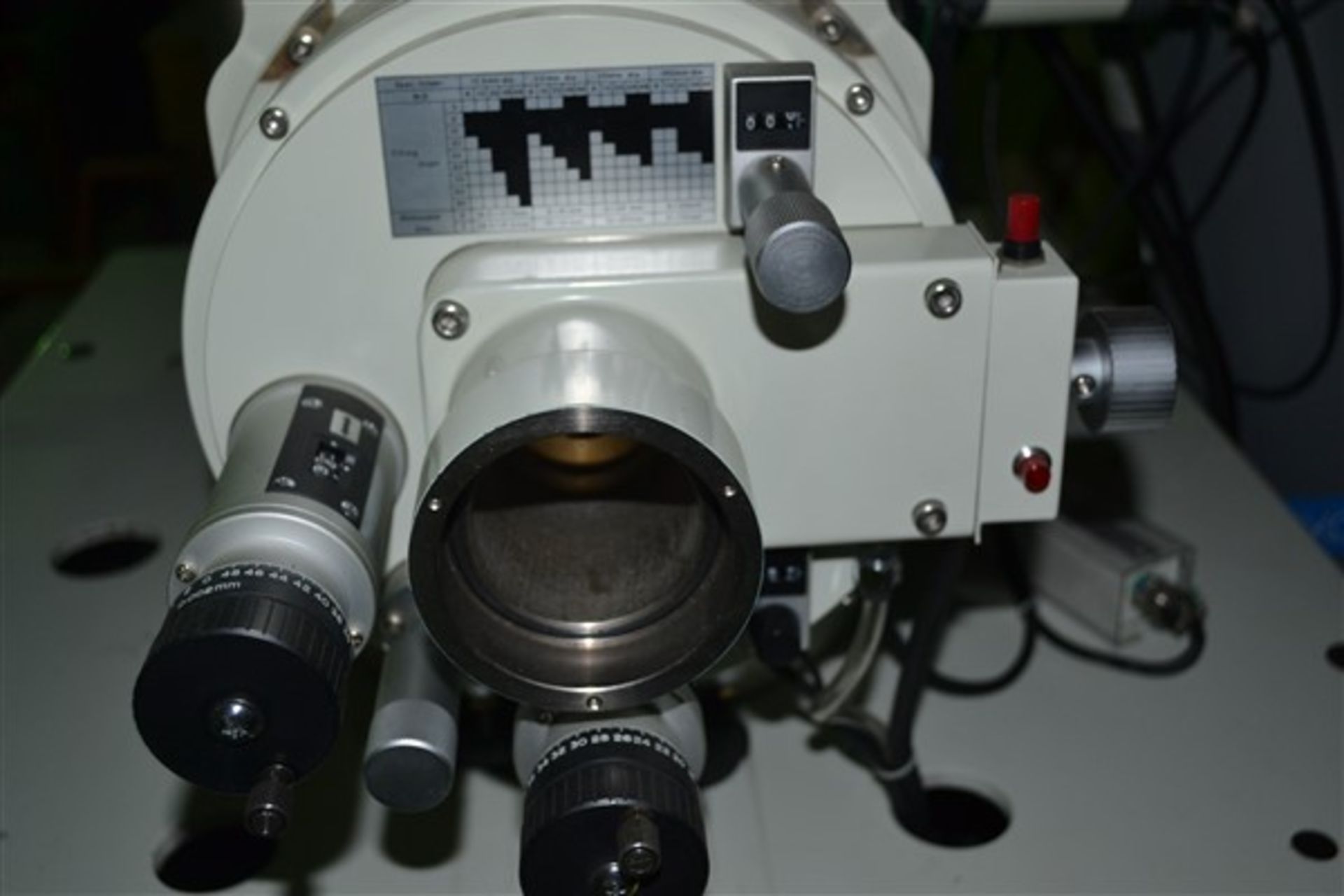 ELECTRON MICROSCOPE - Image 5 of 7