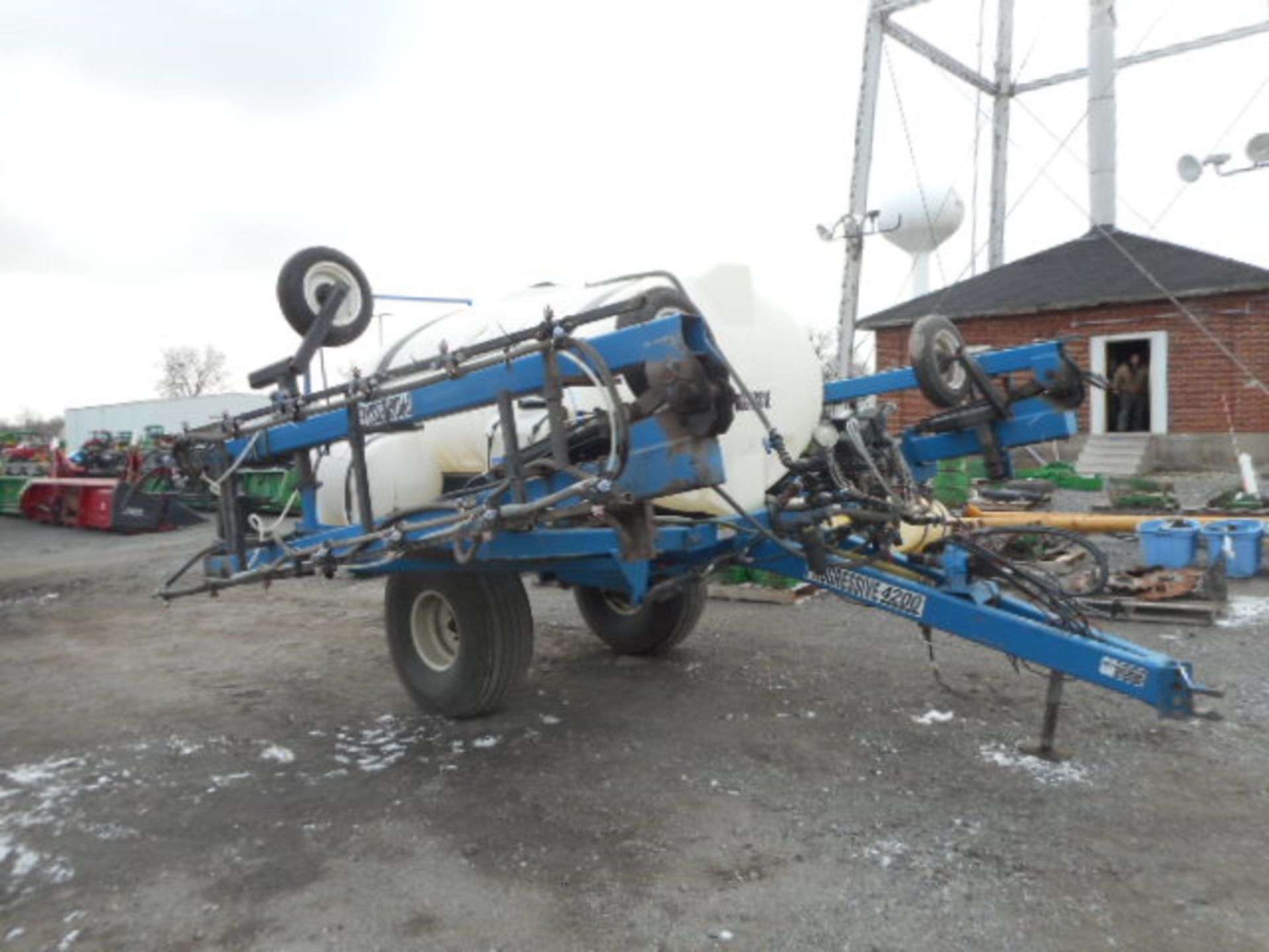 (Lot 88730) PROGRESSIVE 4200 SPRAYER #522 1000GAL - Image 2 of 4