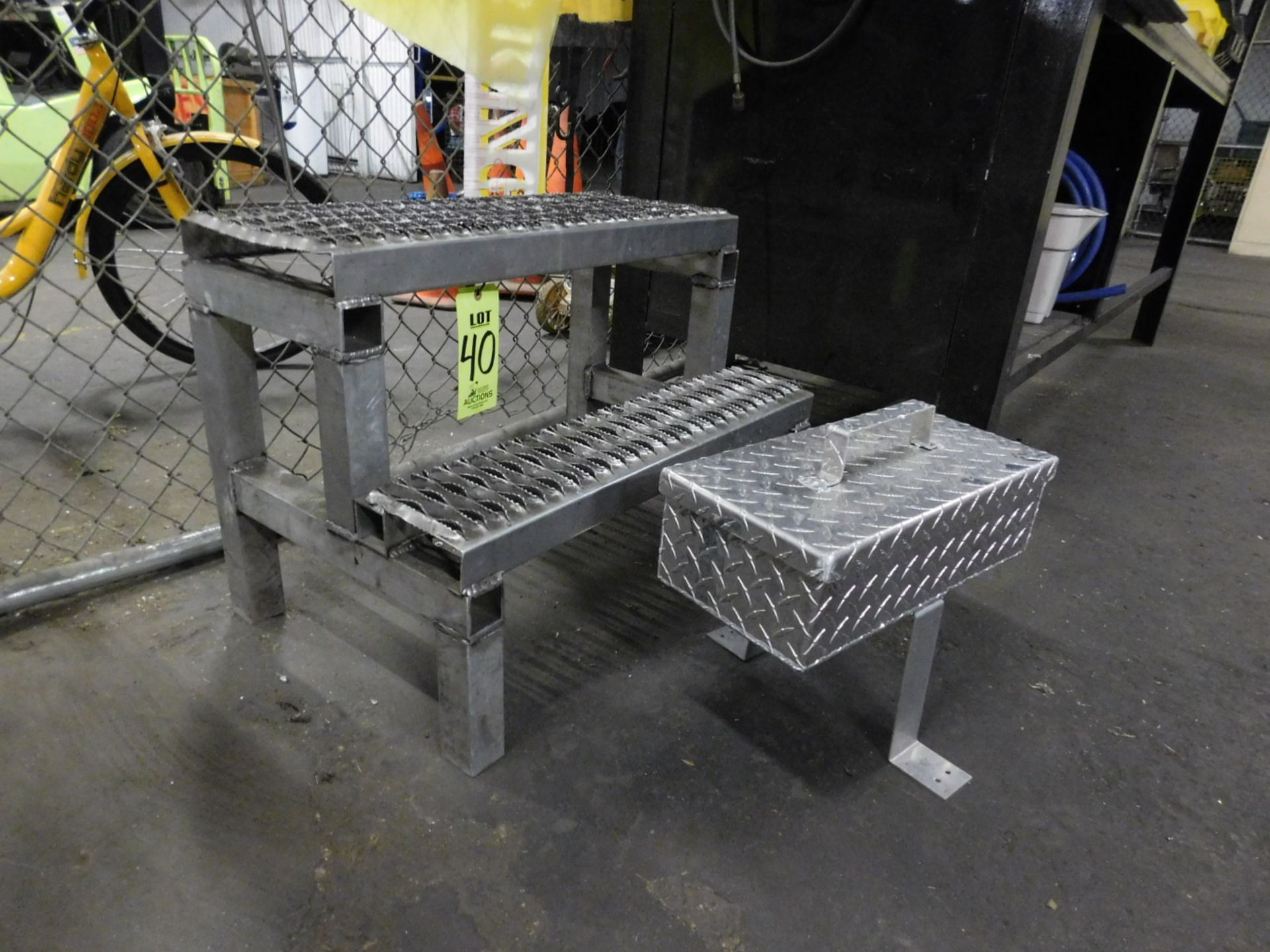 2-STEP TRAILER PLATFORM, AND READY TO MOUNT ALUMINUM DIAMOND PLATE TOOL BOX - Image 3 of 4