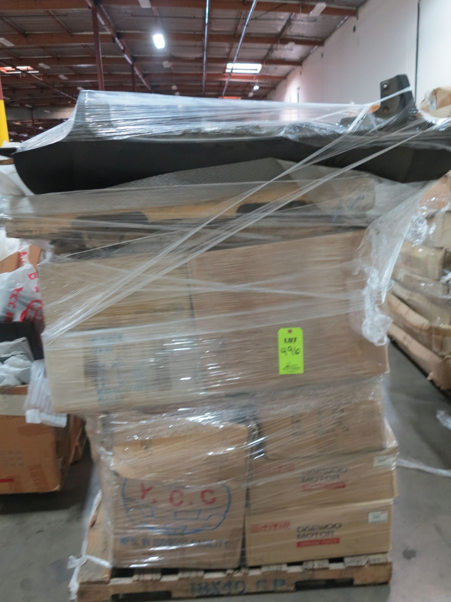 PALLET OF HEADLIGHT AND HOODS