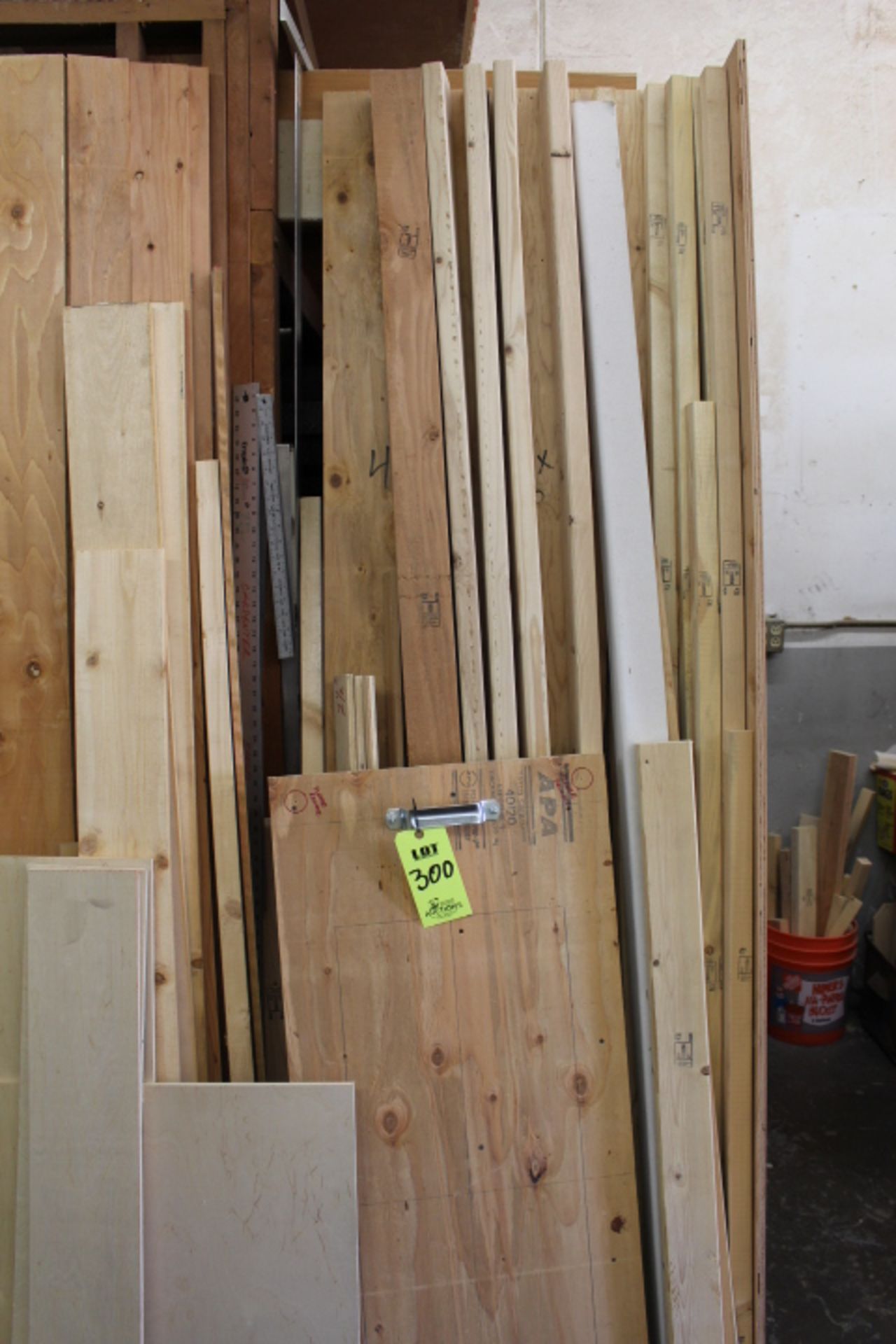 USABLE WOOD MATERIAL: 4" x 4", 2" x 4", PLYWOOD SHEETS