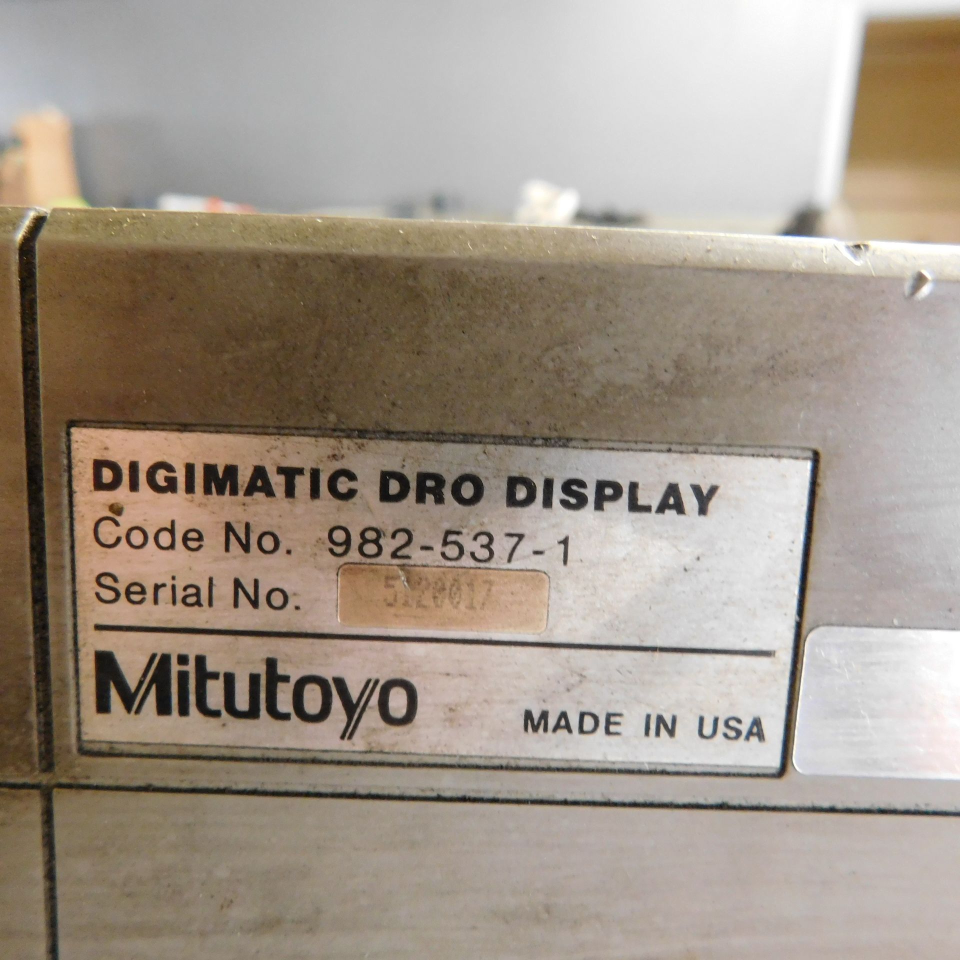 1981 BRIDGEPORT VERTICAL MILL, 9" X 42" TABLE, MITUTOYO DIGIMATIC DRO - Image 9 of 10