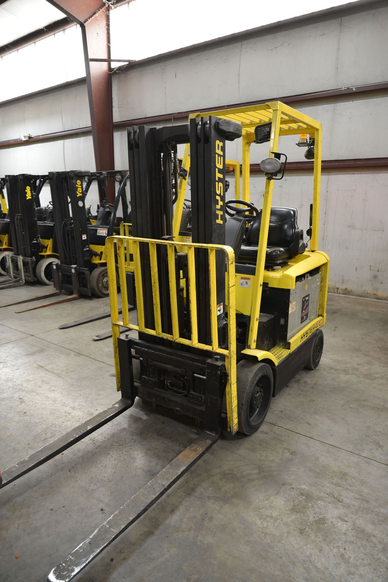 2007 HYSTER 5,500-LB., MODEL: E55Z-33, SN: G108N06319E, 48V ELECTRIC, SOLID TIRES, MONOTROL, 3-STAGE - Image 2 of 6