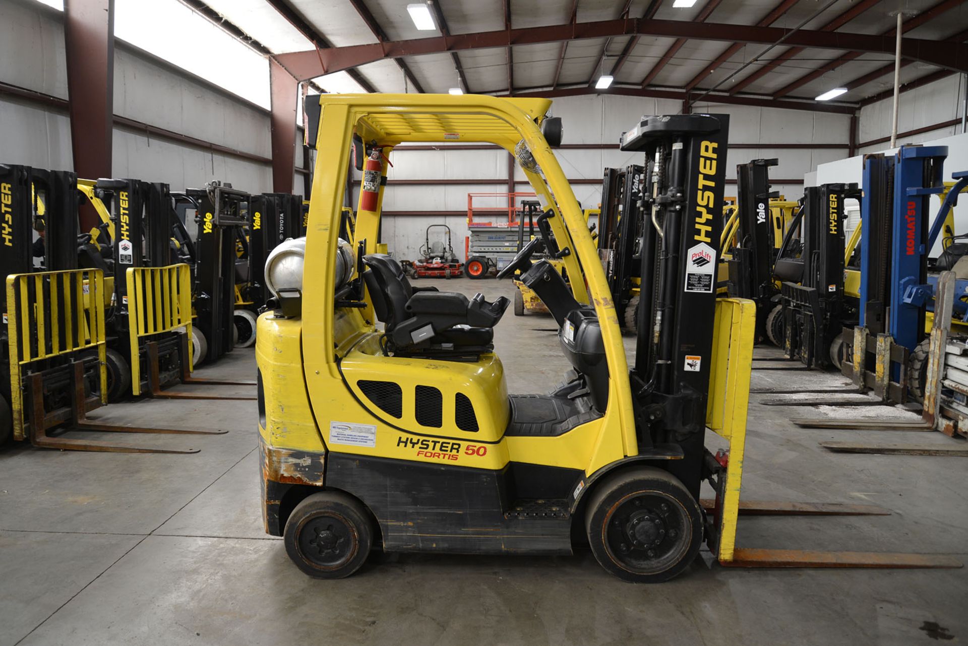 2007 HYSTER 5,000-LB., MODEL: S50FT, SN: F187V11104E, LPG, SOLID TIRES, 3-STAGE MAST, 189'' LIFT - Image 3 of 6