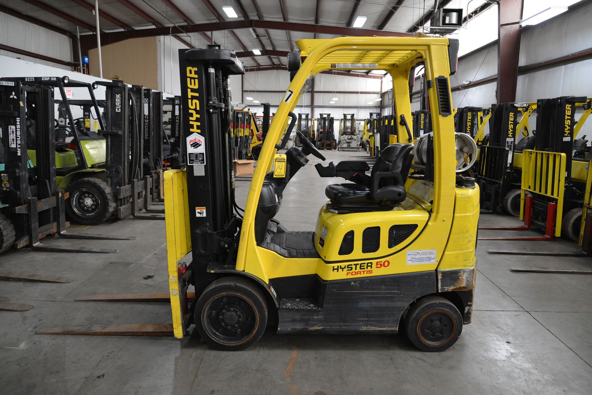2007 HYSTER 5,000-LB., MODEL: S50FT, SN: F187V11104E, LPG, SOLID TIRES, 3-STAGE MAST, 189'' LIFT