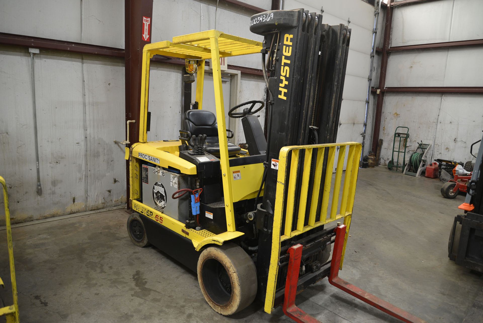 2003 HYSTER 6,500-LB., MODEL: E65XM2-40, SN: F108V27487A, 36V ELECTRIC, SOLID NON-MARKING TIRES, 4- - Image 3 of 6