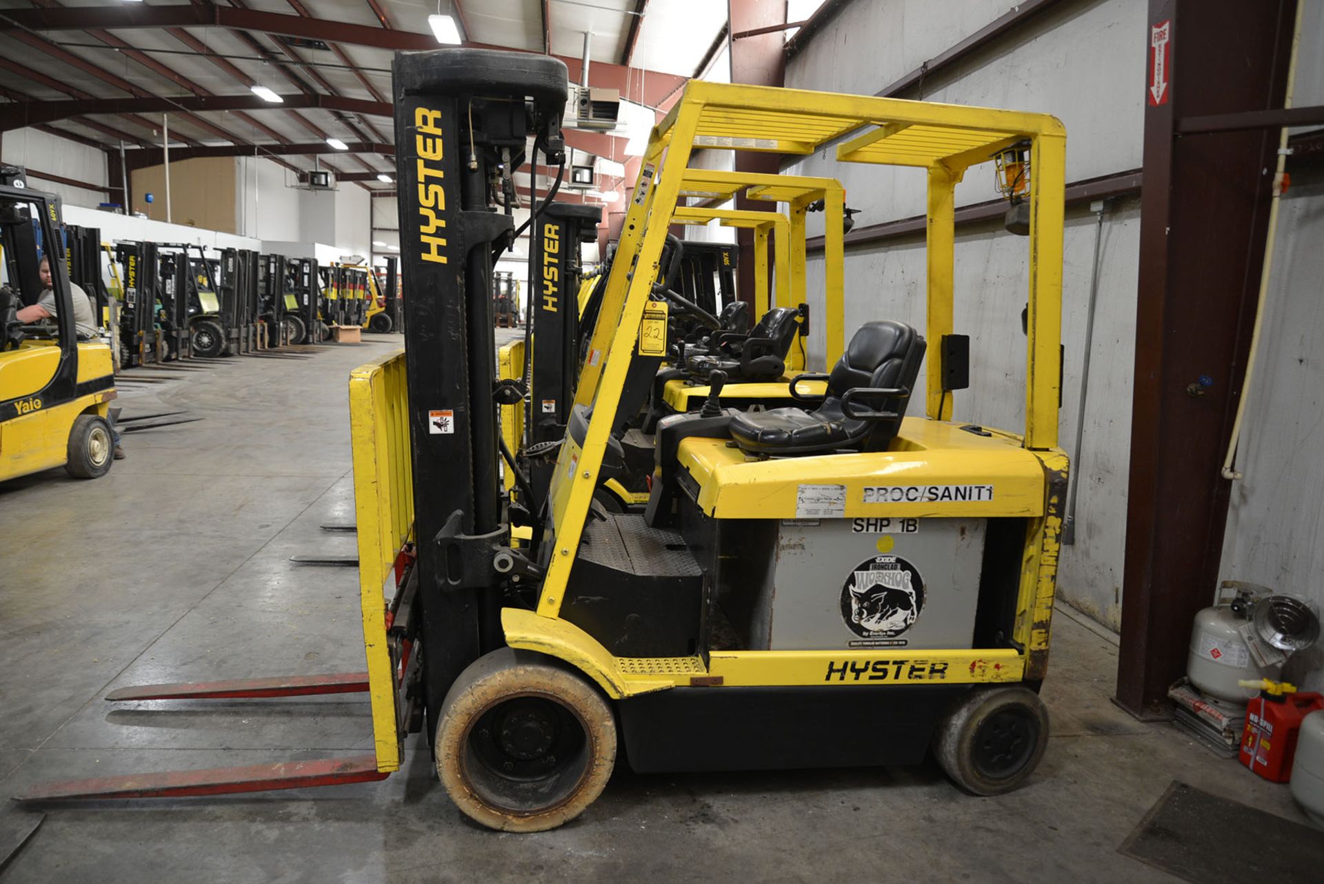 2003 HYSTER 6,500-LB., MODEL: E65XM2-40, SN: F108V27487A, 36V ELECTRIC, SOLID NON-MARKING TIRES, 4-