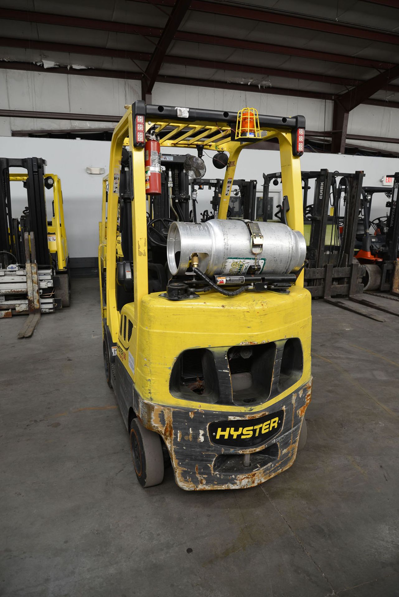 2007 HYSTER 5,000-LB., MODEL: S50FT, SN: F187V11104E, LPG, SOLID TIRES, 3-STAGE MAST, 189'' LIFT - Image 4 of 6
