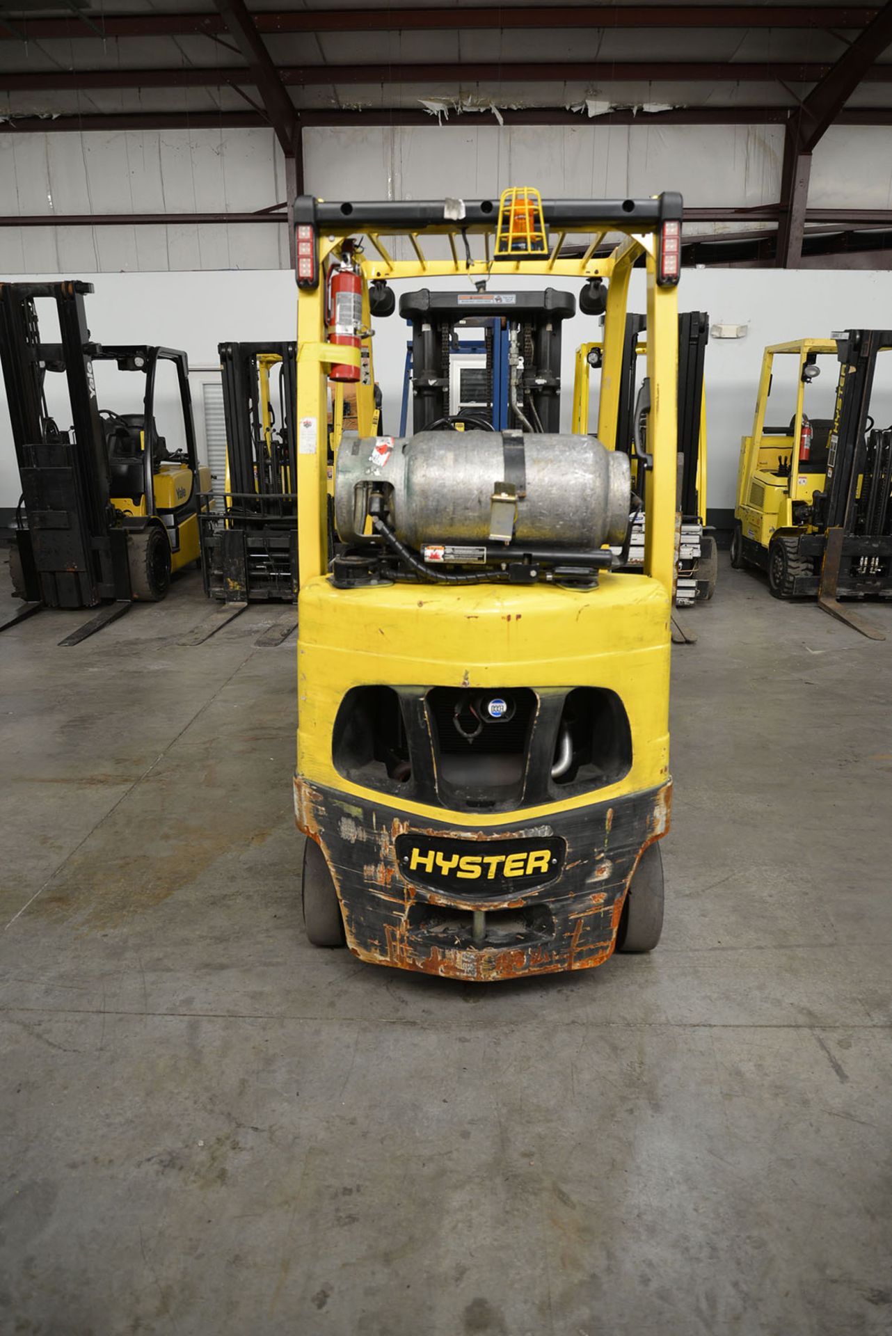 2008 HYSTER 5,000-LB., MODEL: S50FT, SN: F187V11105E, LPG, SOLID TIRES, 3-STAGE MAST, 189'' LIFT - Image 4 of 6