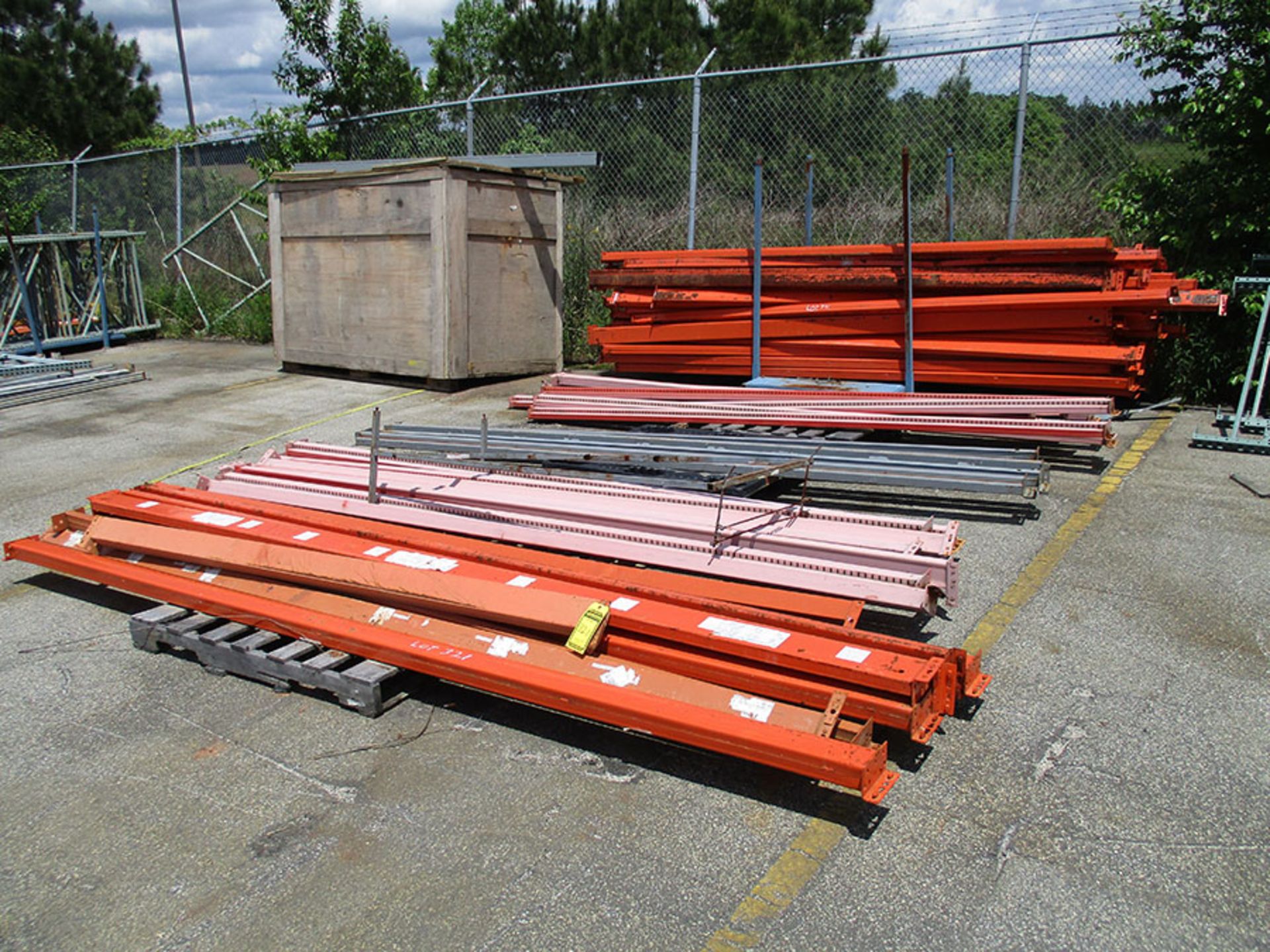 LOT OF MISC. INTERLAKE TEARDROP LOAD CROSS BEAMS