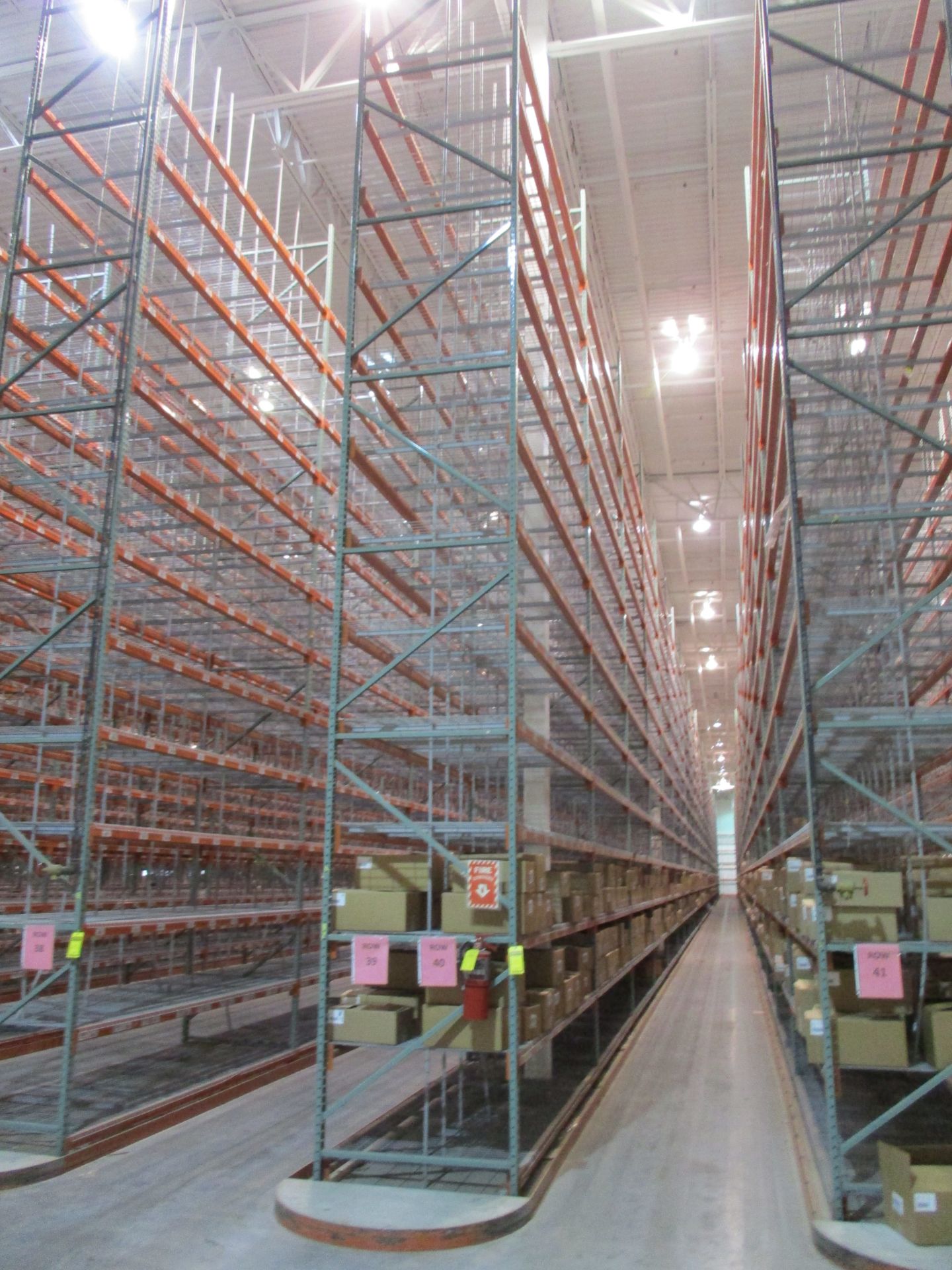 (29) SECTIONS OF INTERLAKE TEARDROP STYLE PALLET RACKING, INCLUDING (30) 30'T X 48''D UPRIGHTS