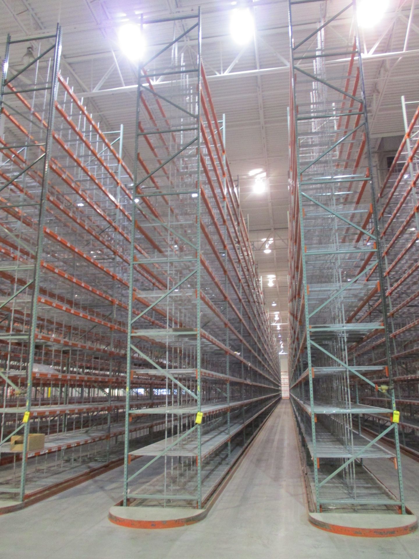 (29) SECTIONS OF INTERLAKE TEARDROP STYLE PALLET RACKING, INCLUDING (30) 30'T X 48''D UPRIGHTS