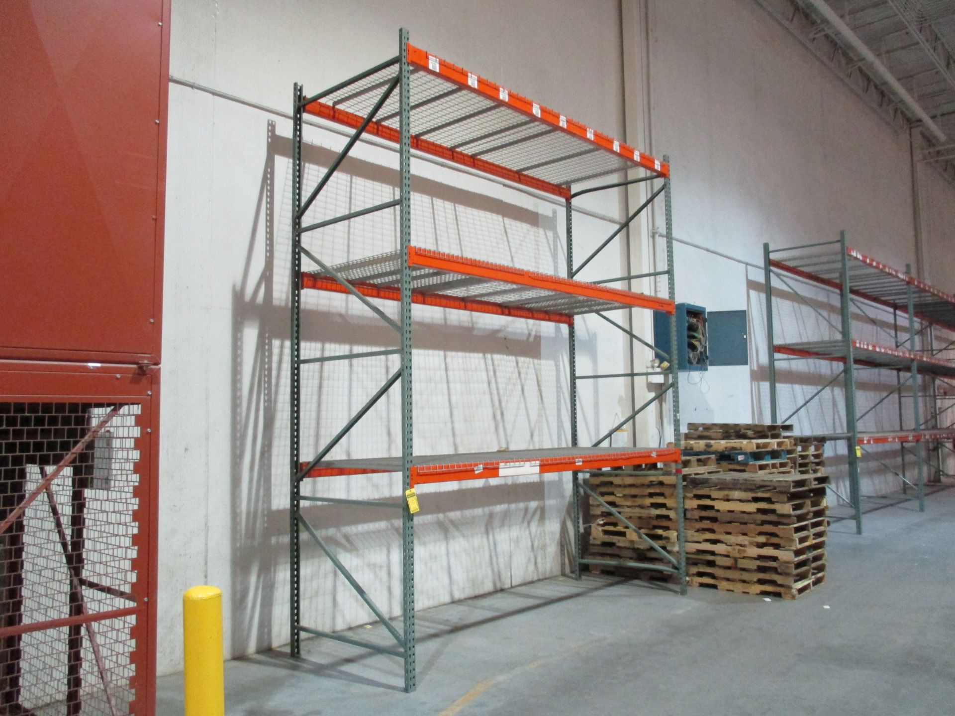 SECTION OF 15'6''T X 54''W INTERLAKE TEARDROP PALLET RACKING, INCLUDING (40) 12'6'' CROSS BEAMS, AND