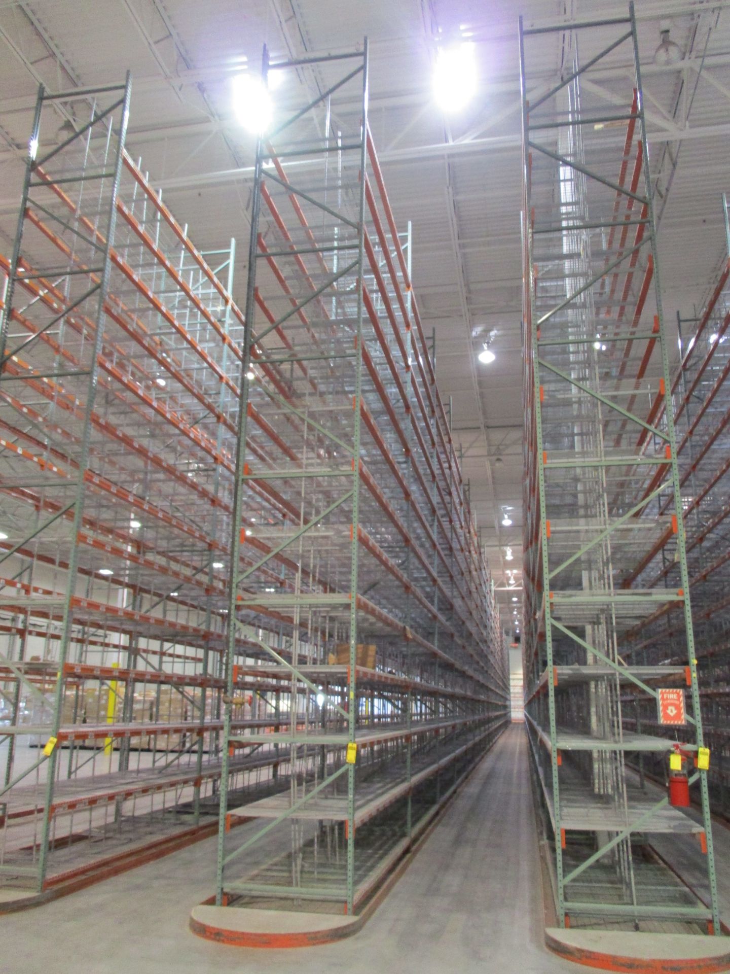 (29) SECTIONS OF INTERLAKE TEARDROP STYLE PALLET RACKING, INCLUDING (30) 30'T X 48''D UPRIGHTS