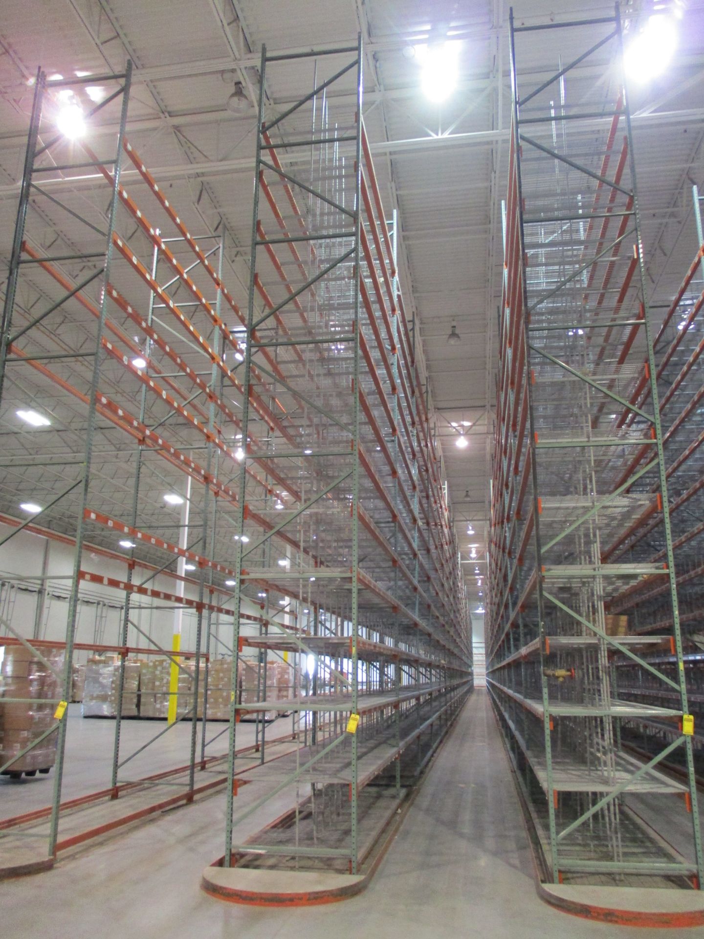 (29) SECTIONS OF INTERLAKE TEARDROP STYLE PALLET RACKING, INCLUDING (30) 30'T X 48''D UPRIGHTS