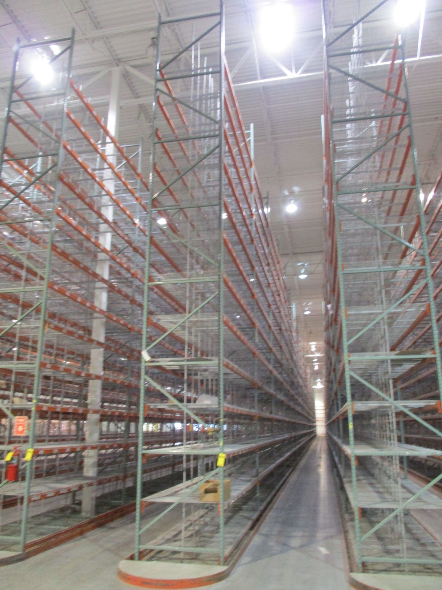 (29) SECTIONS OF INTERLAKE TEARDROP STYLE PALLET RACKING, INCLUDING (30) 30'T X 48''D UPRIGHTS