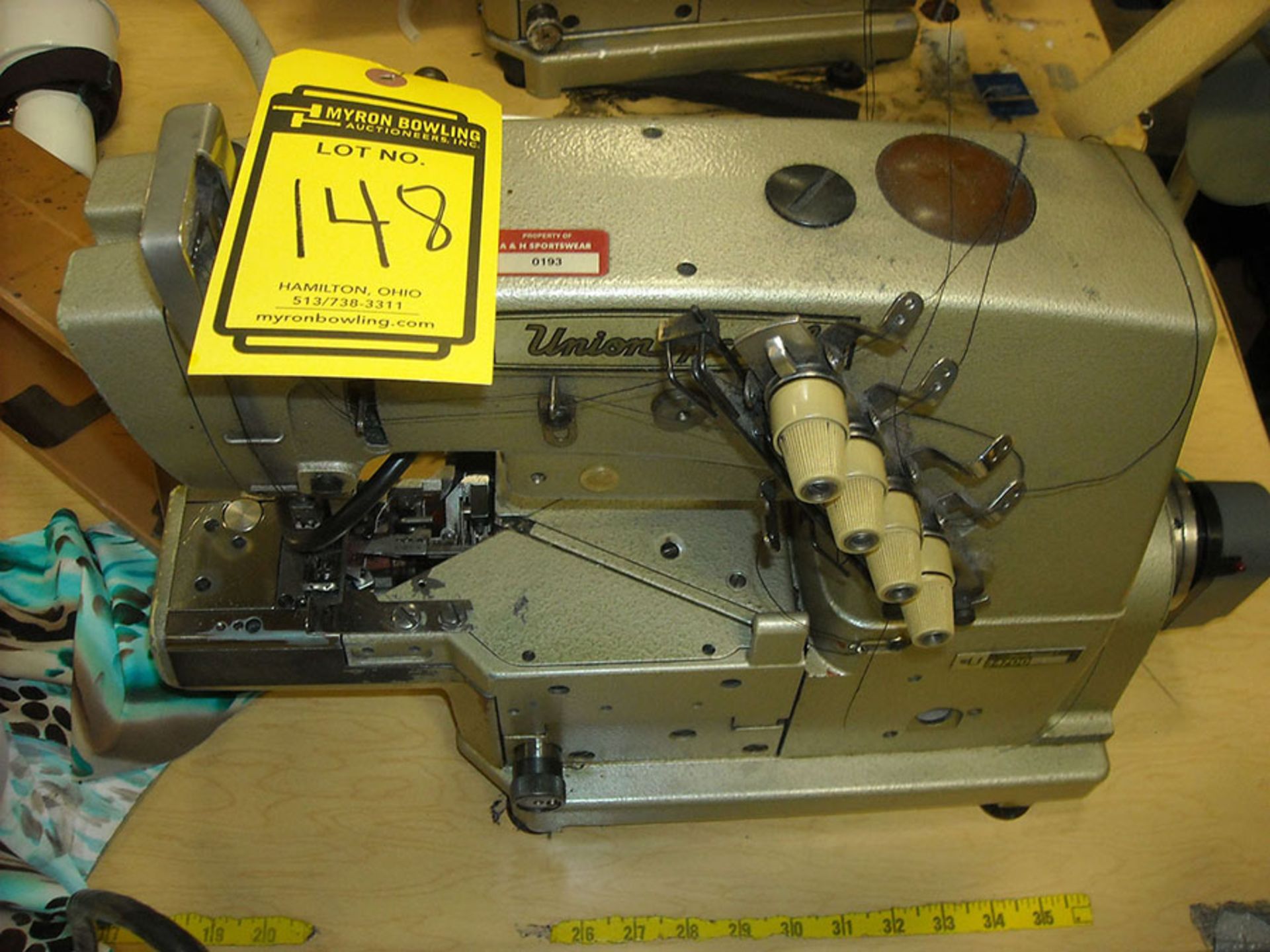 UNION SPECIAL U-34700KC INDUSTRIAL SEWING MACHINE WITH SINGLE NEEDLE AND 2-THREAD, S/N D314318