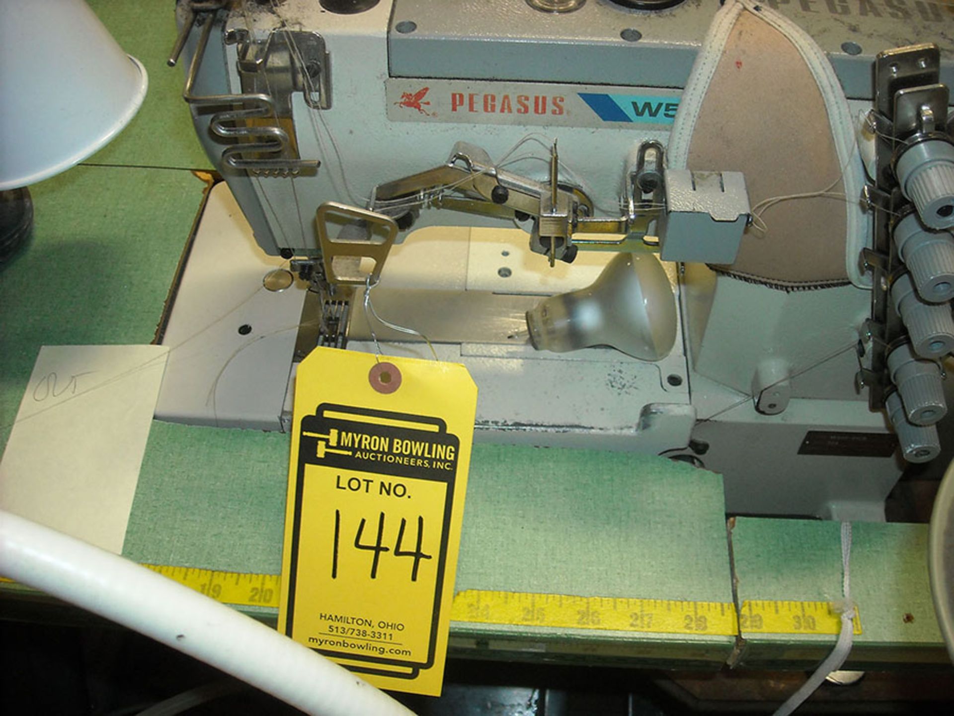 PEGASUS INDUSTRIAL SEWING MACHINE WITH 4-THREAD, S/N 8135109