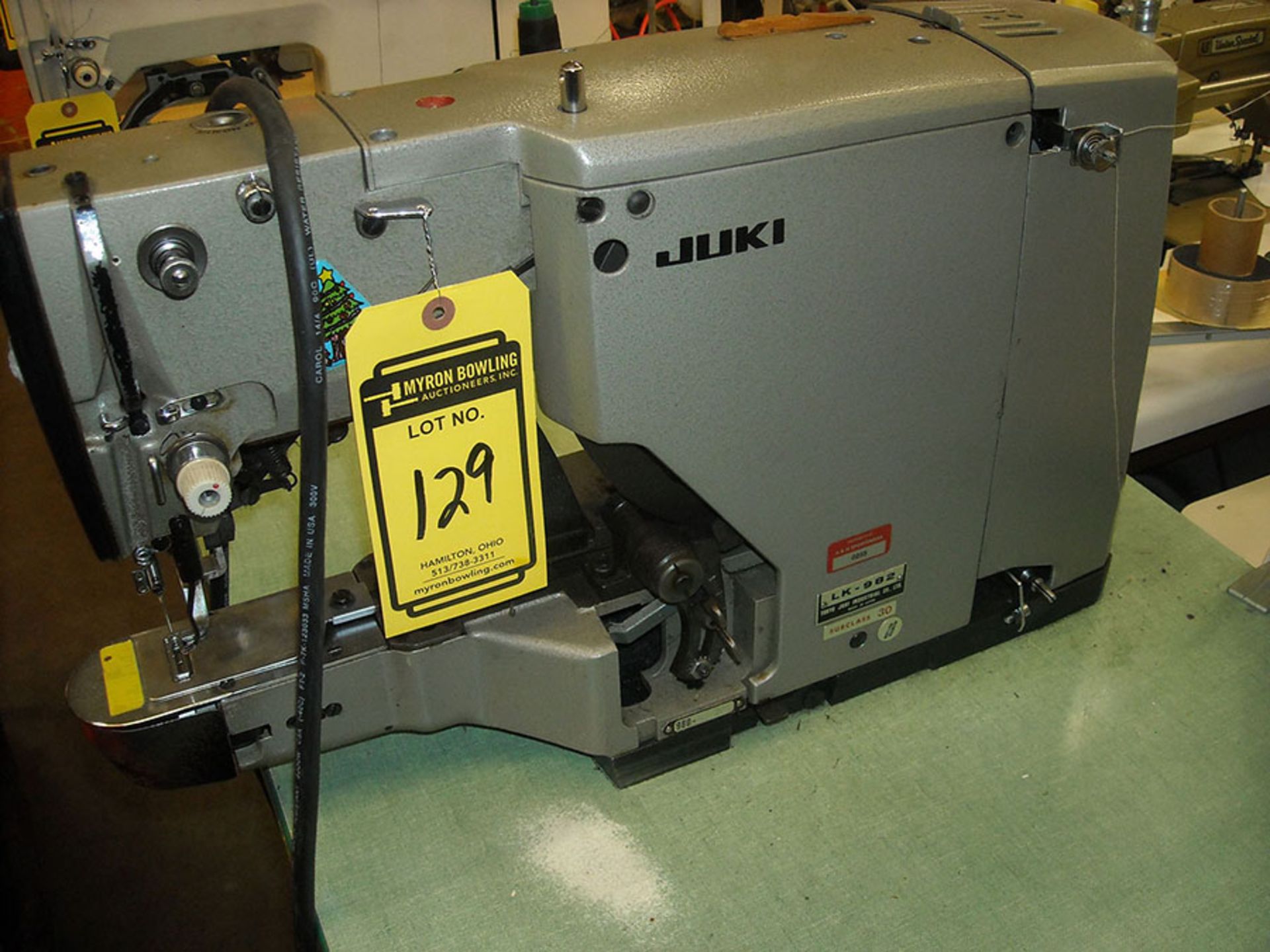 JUKI LK-982 INDUSTRIAL SEWING MACHINE WITH 2-THREAD AND TACKER