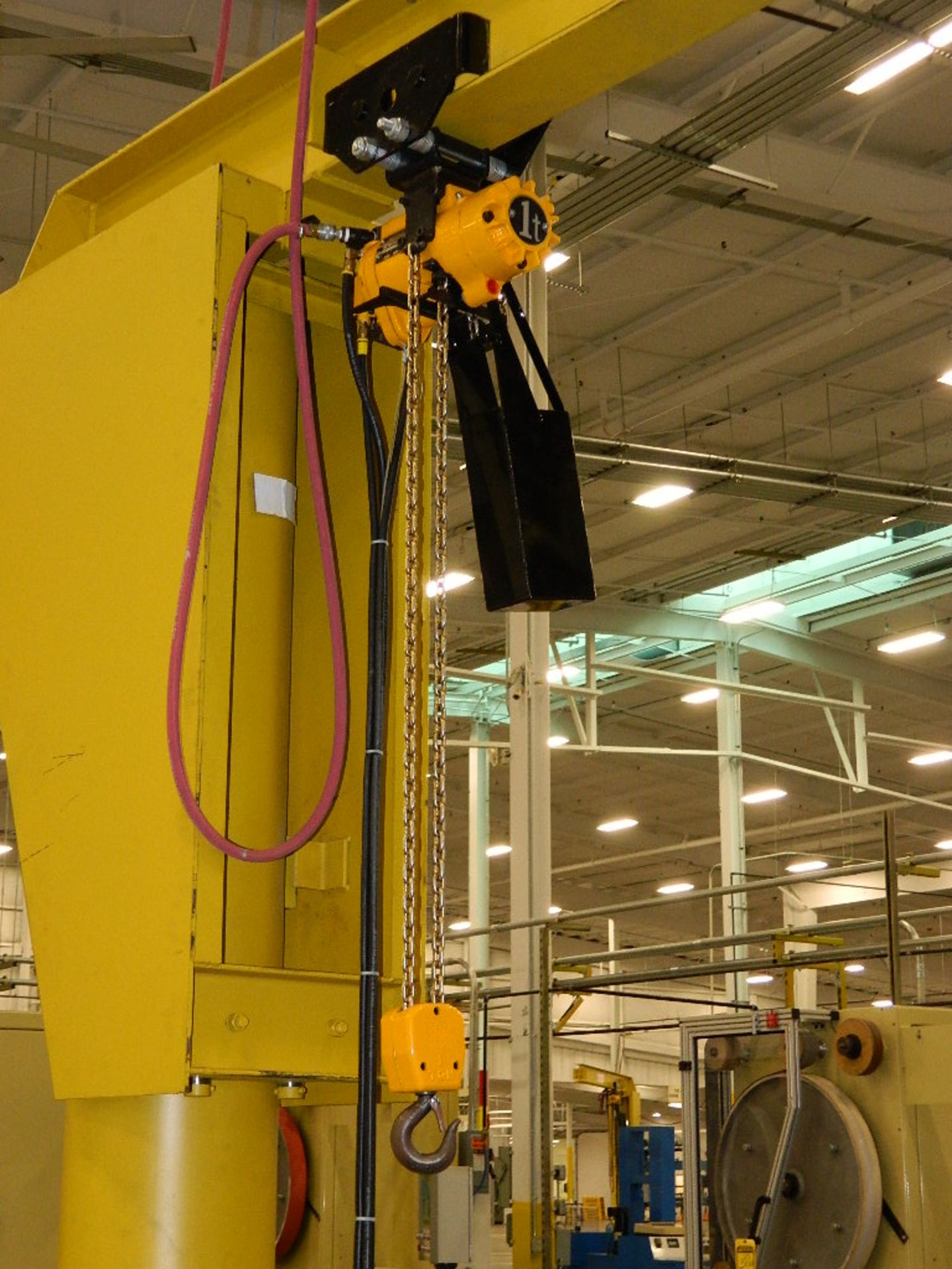 ABELL HOWE 360 1-TON AIR HOIST - Image 2 of 2