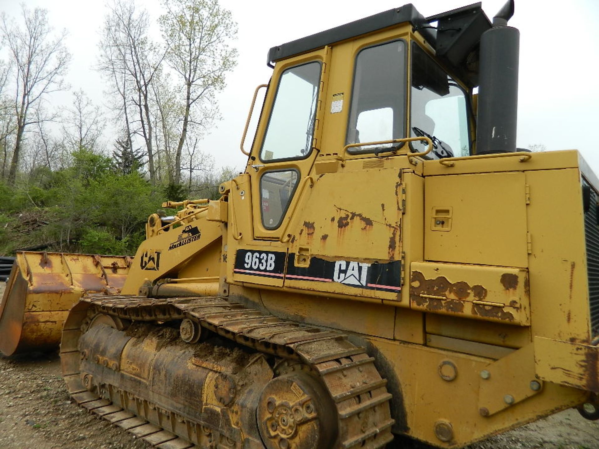 CAT 963B TRACK LOADER, 98'' GP BUCKET, CAT 3116, 21 1/2'' TRACKS, 7,573 HOURS - Image 2 of 3