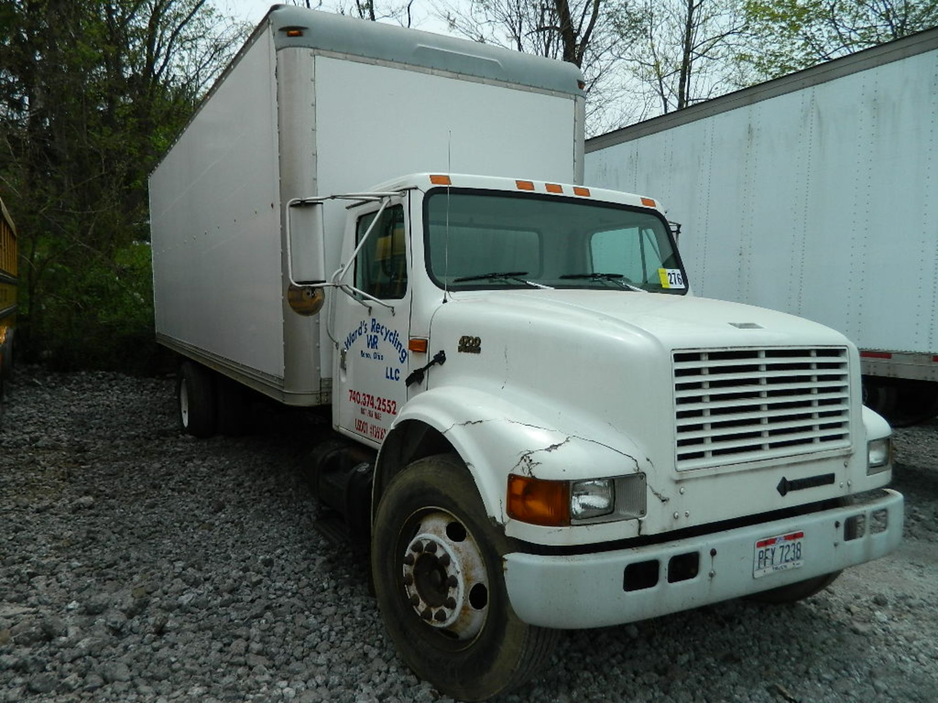 2001 INTERNATIONAL 4700 S/A BOX TRUCK, VIN# 1HTSCAAM21H382044, DT 466E DIESEL, AUTOMATIC, AIR, 24' - Image 2 of 2