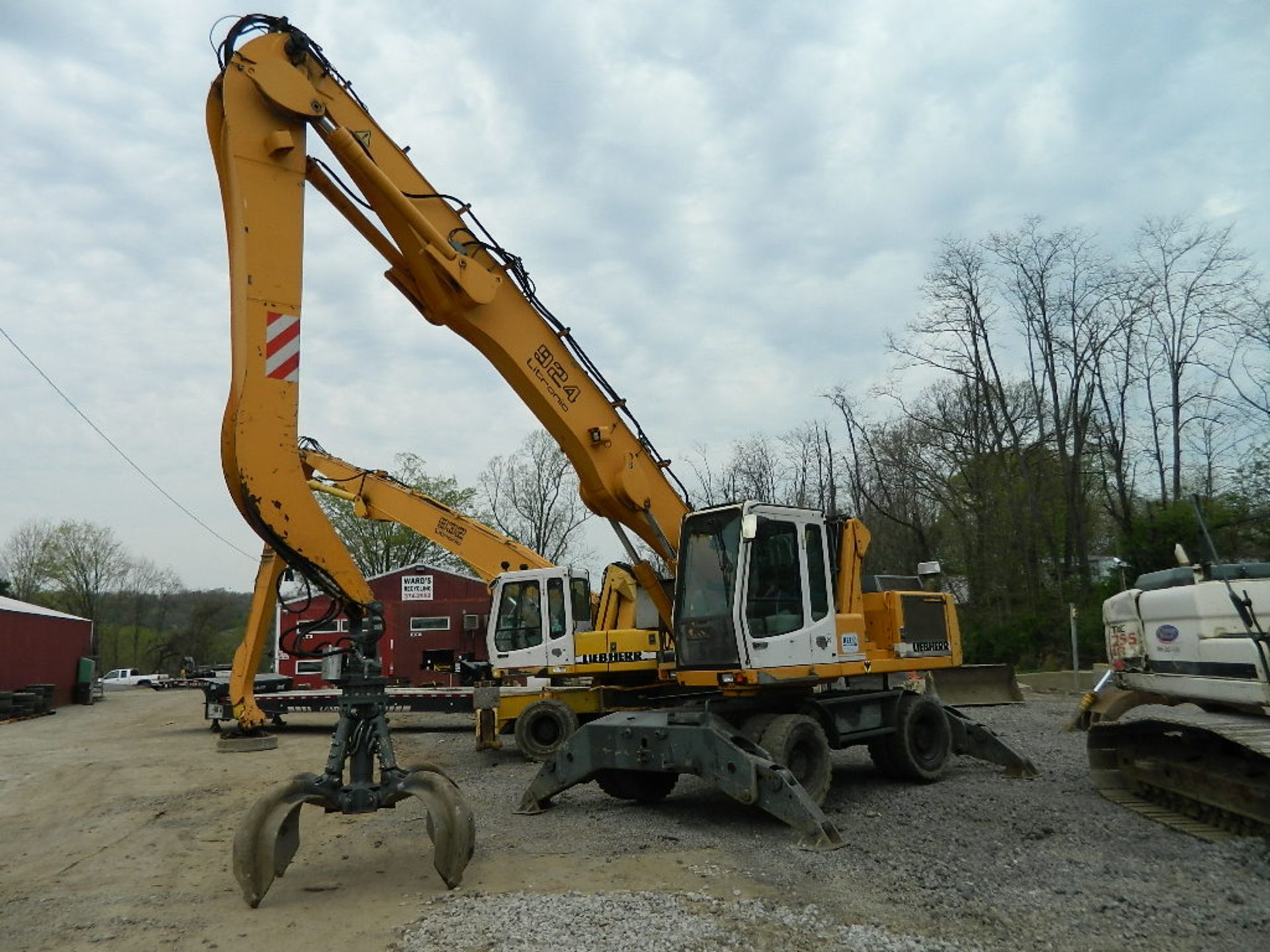 LIEBHERR A924B WHEEL EXCAVATOR S/N WLHZ0957PZK019003, LIEBHERR DIESEL, 15' STICK/35' REACH, HEAT/