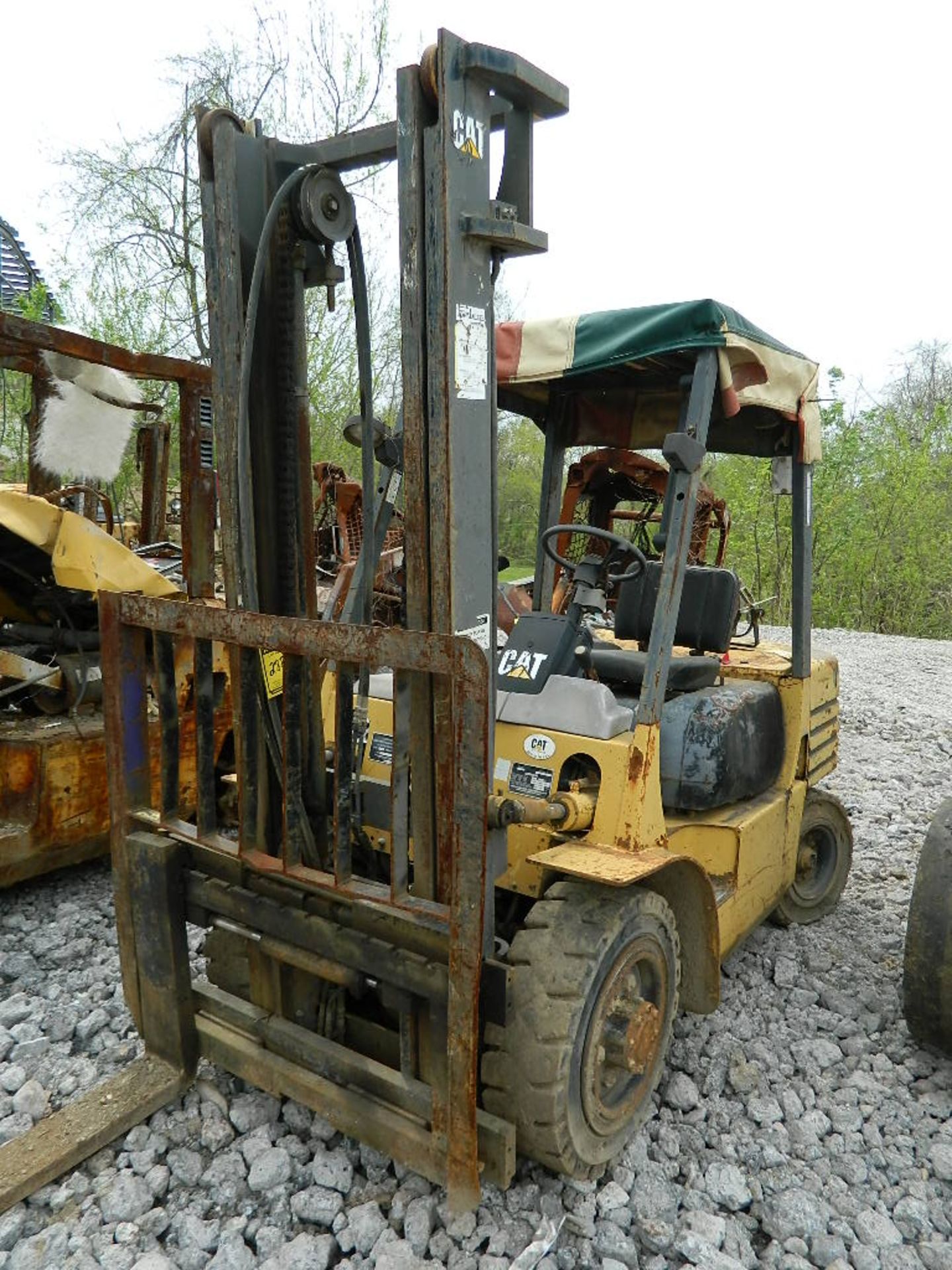 CAT FORKLIFT (FOR PARTS)