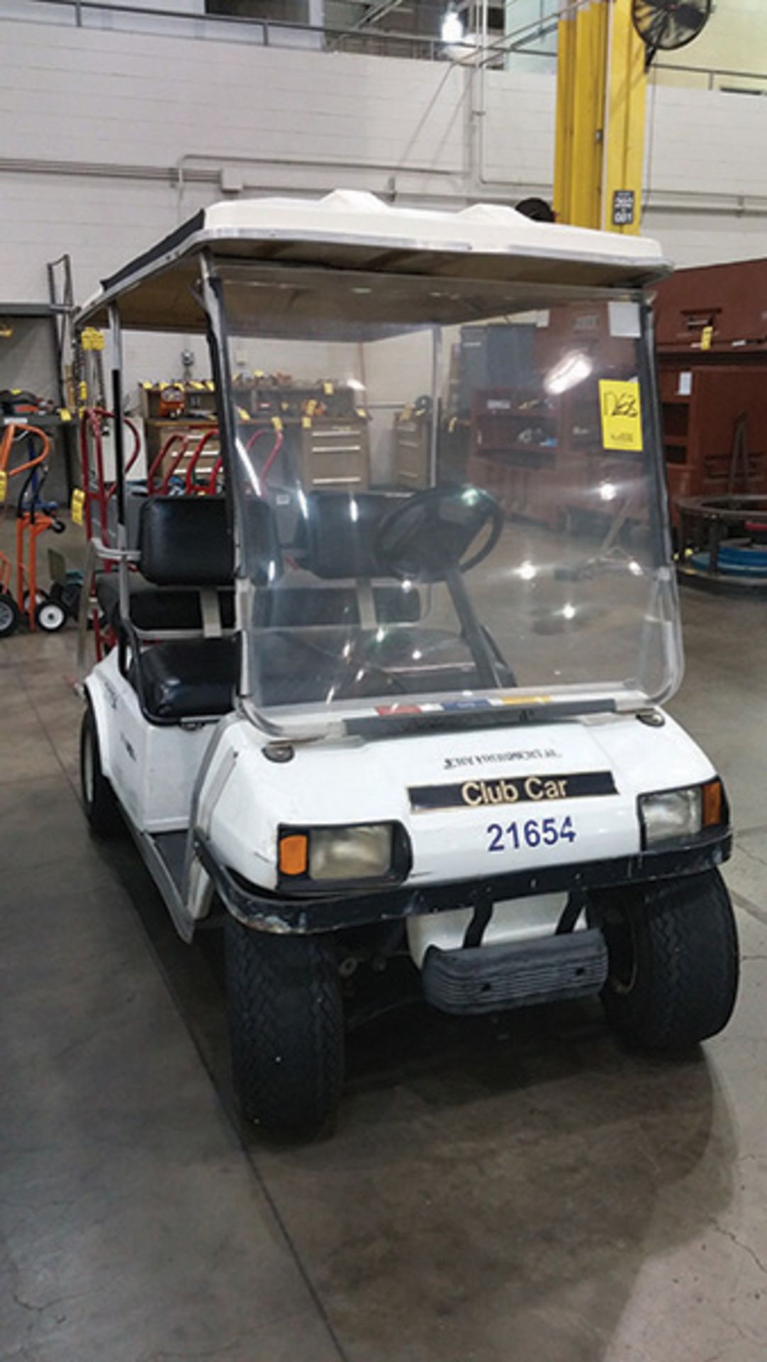 ELECTRIC CLUB CAR GOLF CART; S/N A9528 444154