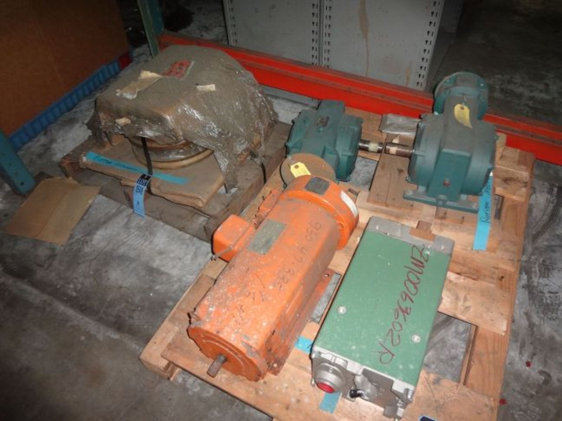 SKIDS OF MISC. ELECTRIC MOTORS & BLOWERS (X4) - Image 2 of 3