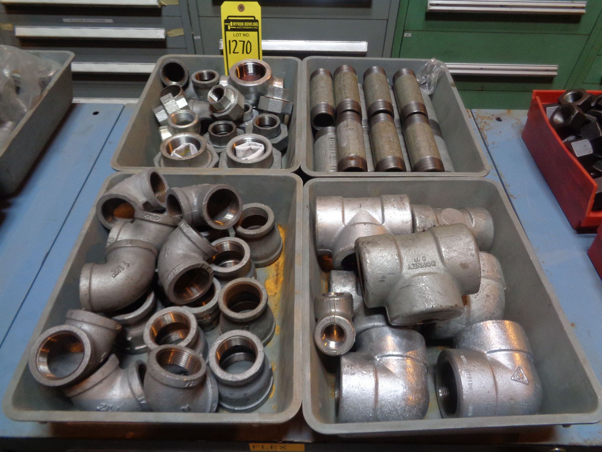 LOT OF PIPE FITTINGS