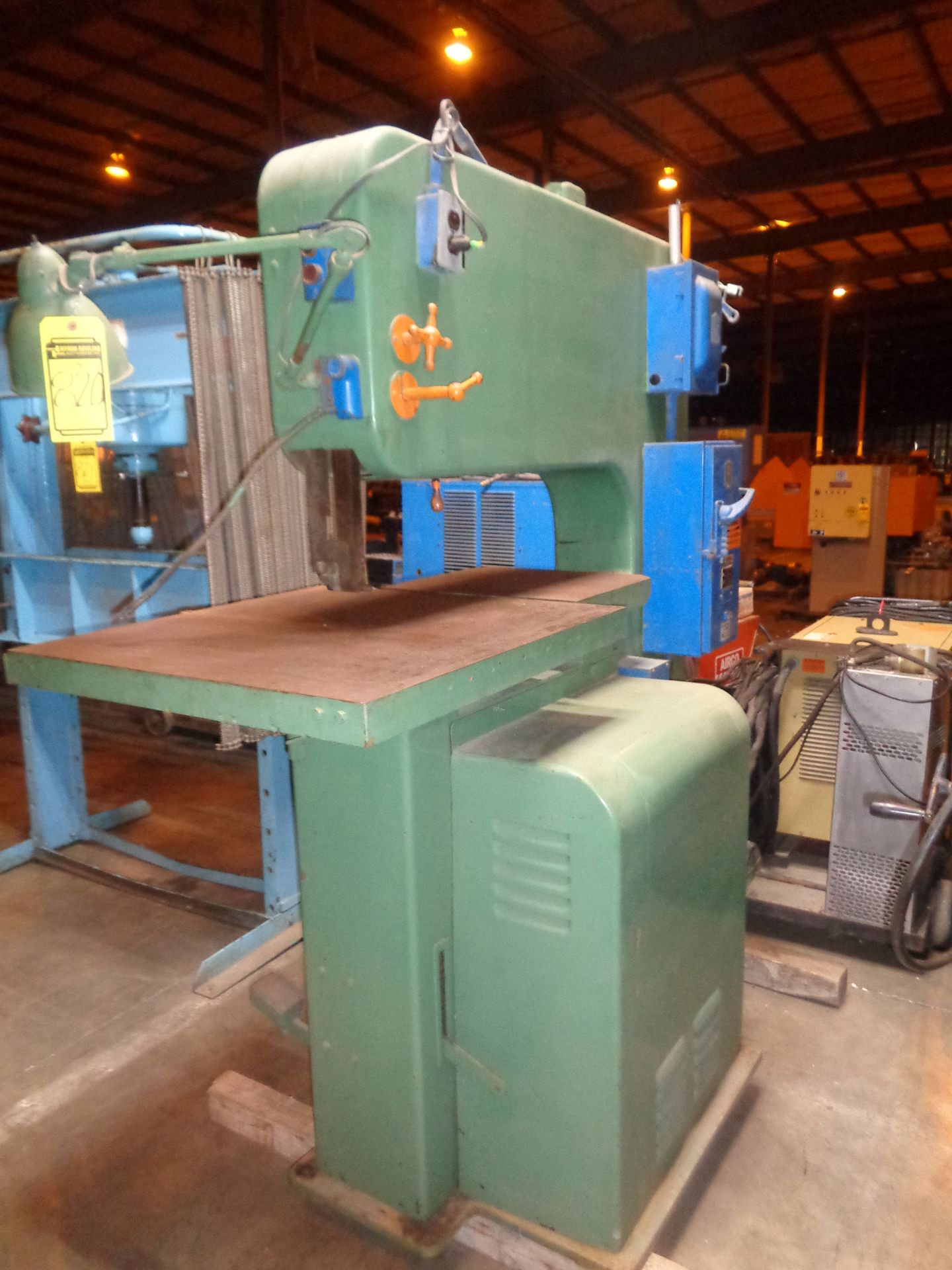 VERTICAL METAL BAND SAW 36'' THROAT