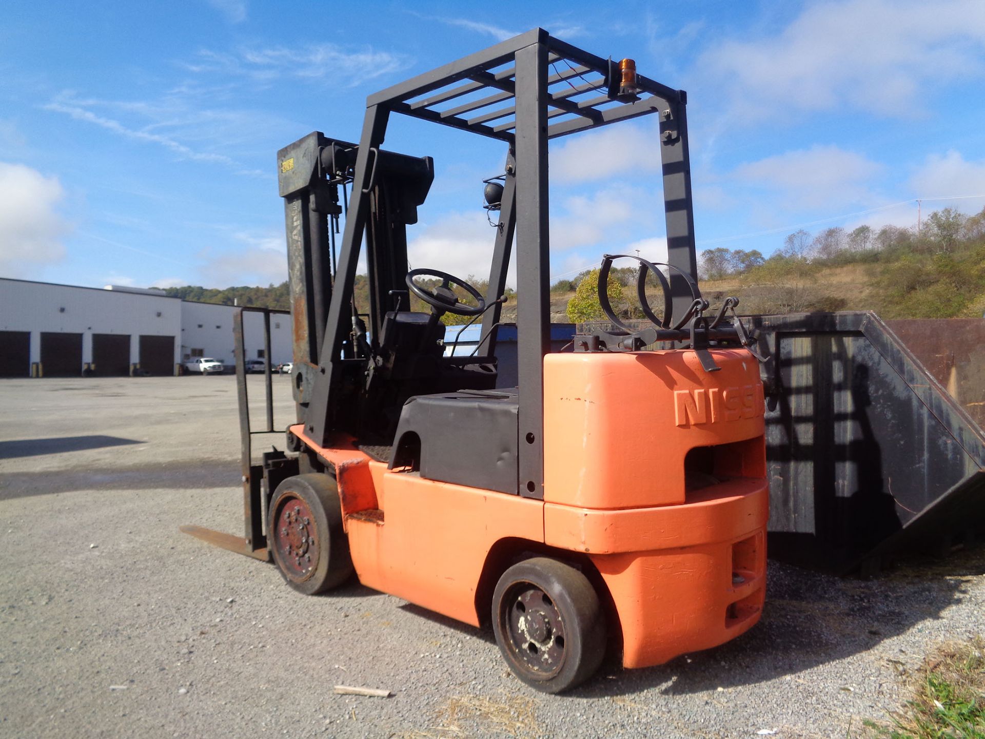 NISSAN 6:000-LB CUSHION TIRE FORKLIFT - Image 3 of 3
