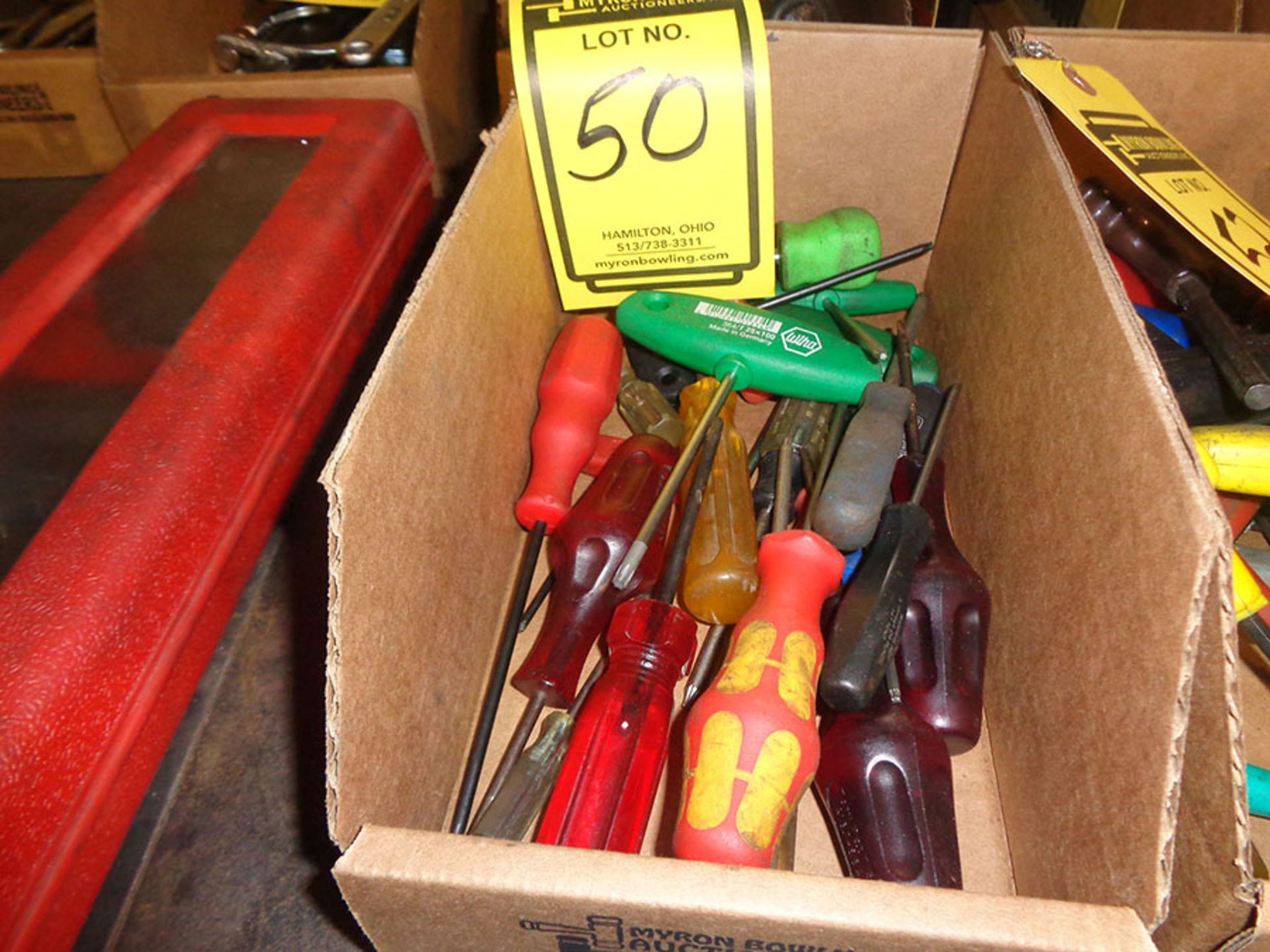 LOT OF MISC. SCREW DRIVERS
