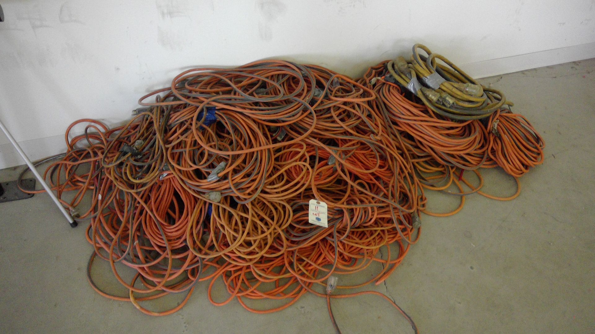 {LOT} Extension Cords