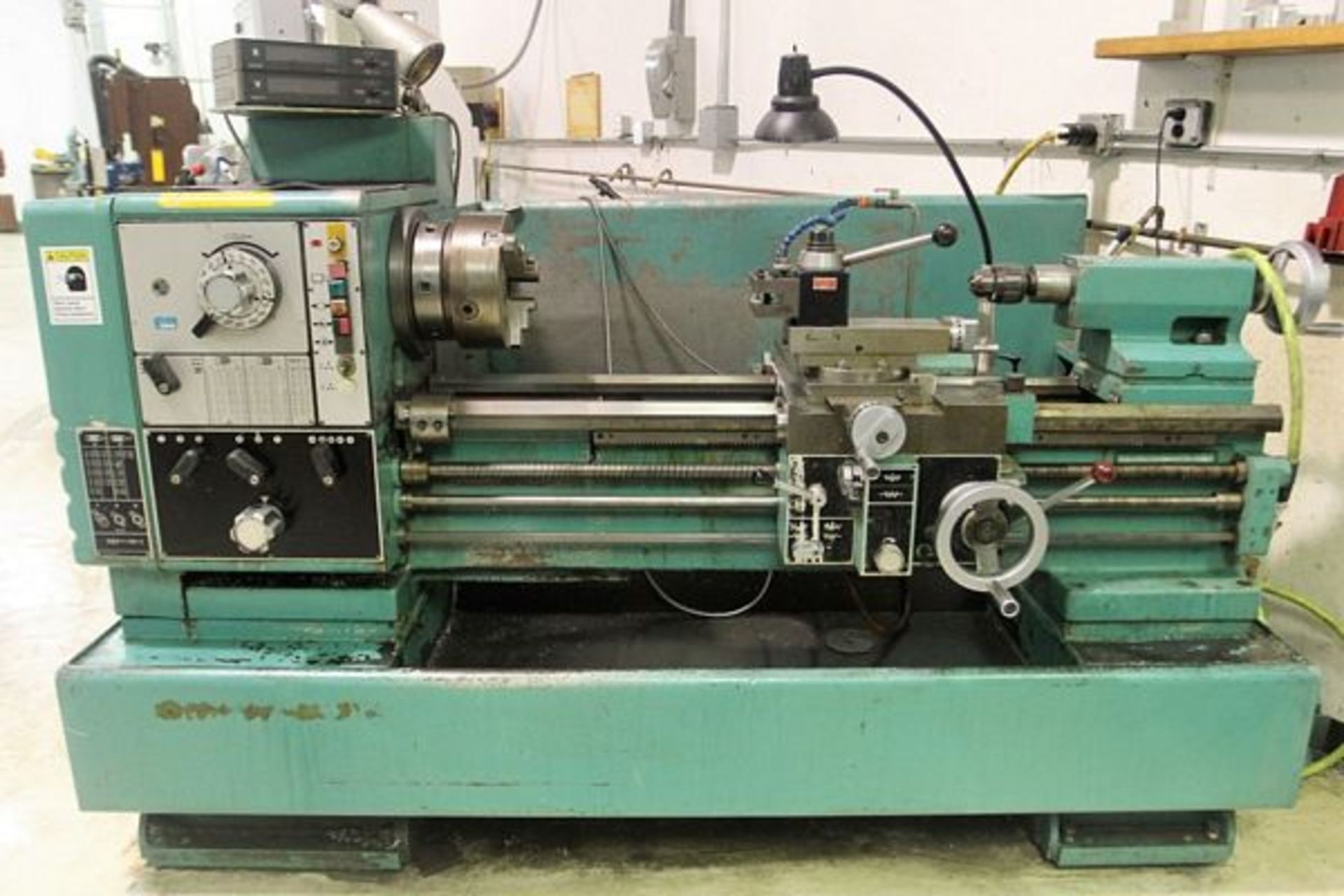 HARRISON M400 ENGINE LATHE, w/16" Swing x 40” BC, Tool Post, Induction Hardened Ways, 2-Axis DRO