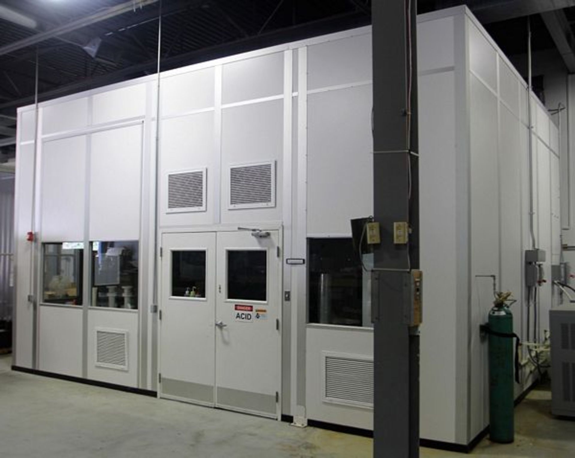 NEGATIVE PRESSURE EXHAUST ROOM, 287" Wide x 243" Deep x 167" High, w/71" x 83" Double Door Entry,