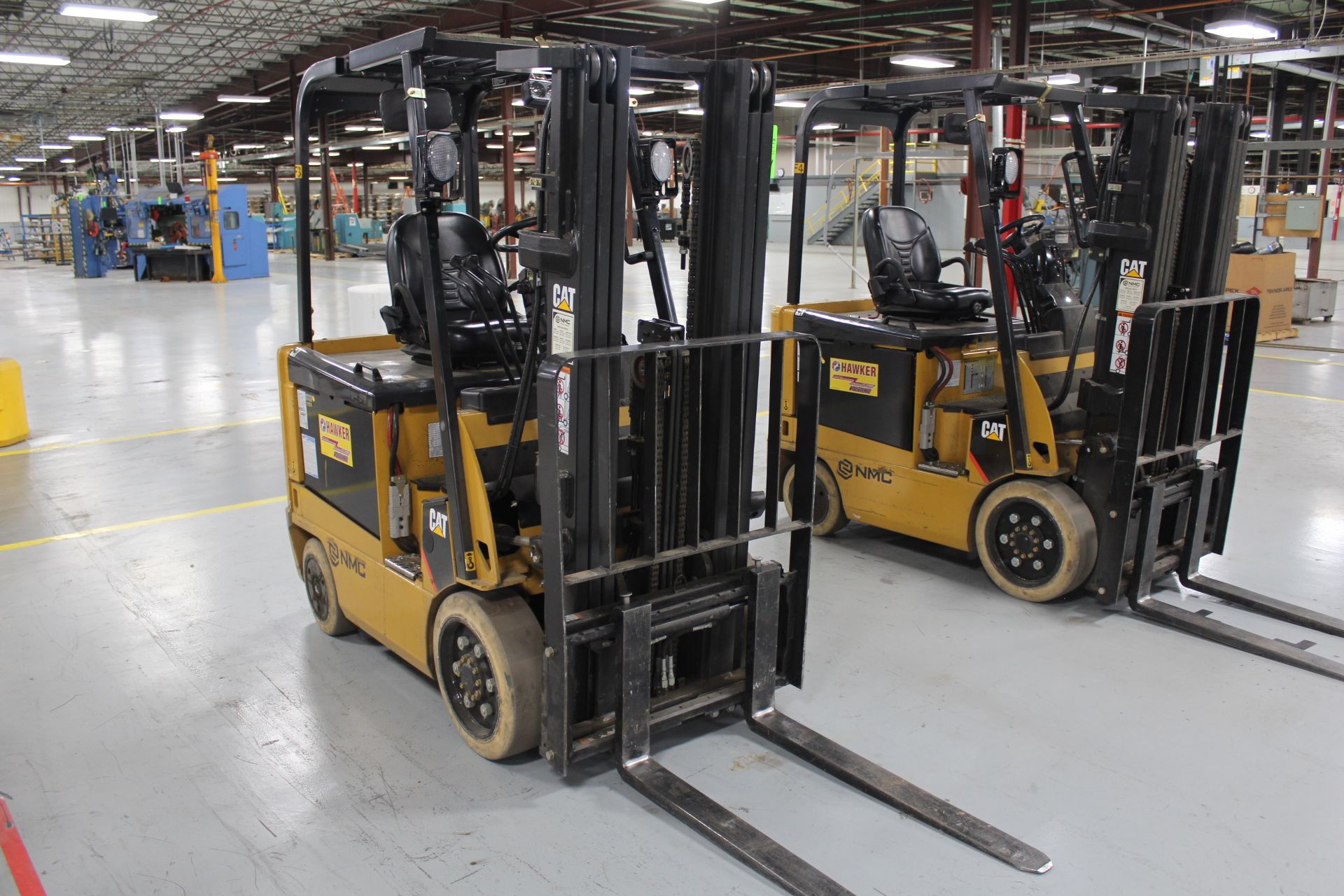 Caterpillar Model E5000-AC 4,450 Lb. Capacity Electric Forklift, S/N A4EC241379, Sit-Down Rider, - Image 2 of 4