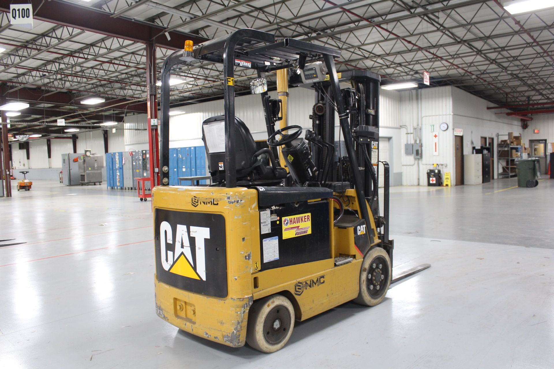 Caterpillar Model E5000-AC 4,450 Lb. Capacity Electric Forklift, S/N A4EC241381, Sit-Down Rider, - Image 3 of 4