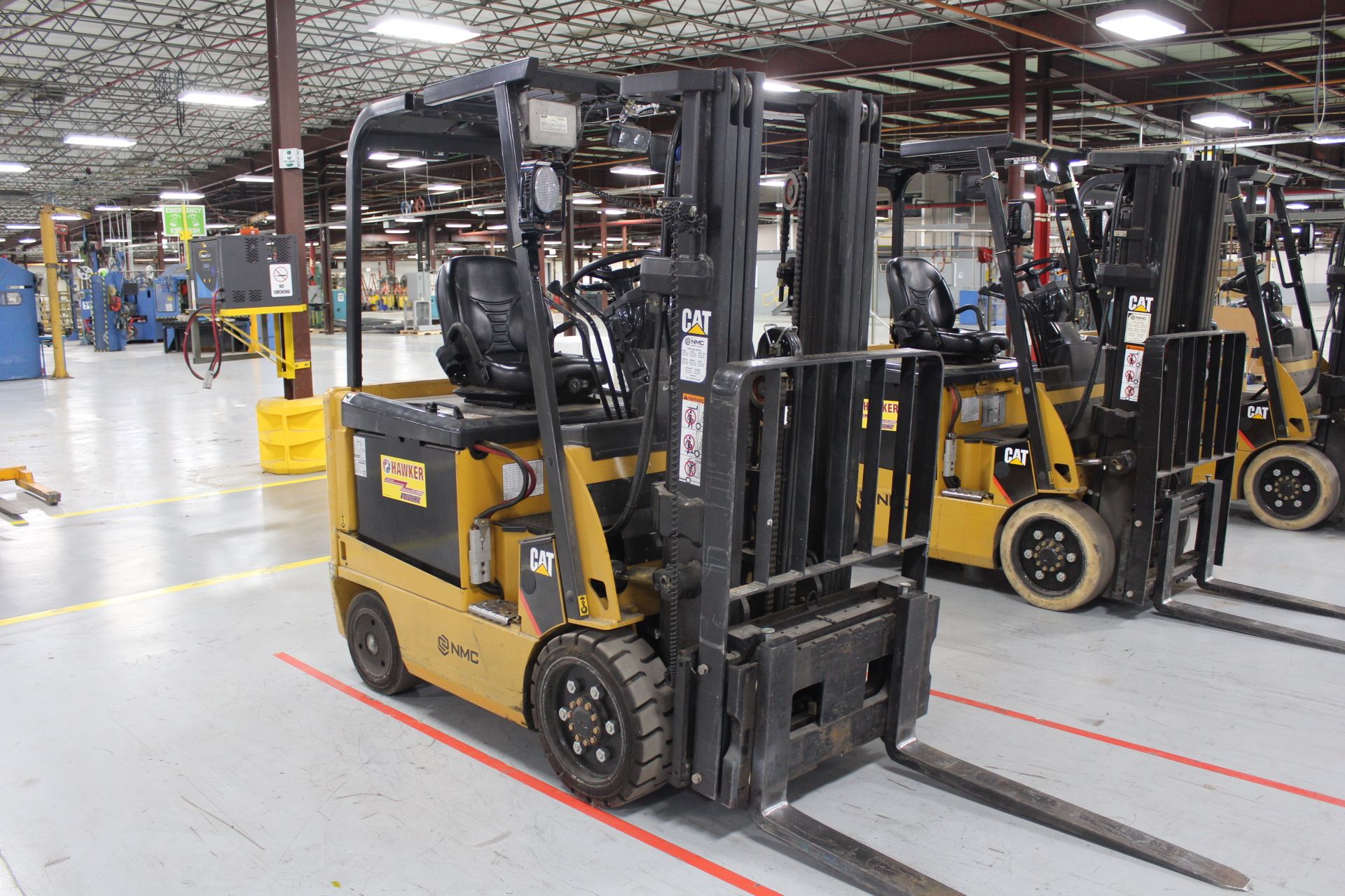 Caterpillar Model E5000-AC 4,450 Lb. Capacity Electric Forklift, S/N A4EC240780, Sit-Down Rider, - Image 2 of 4
