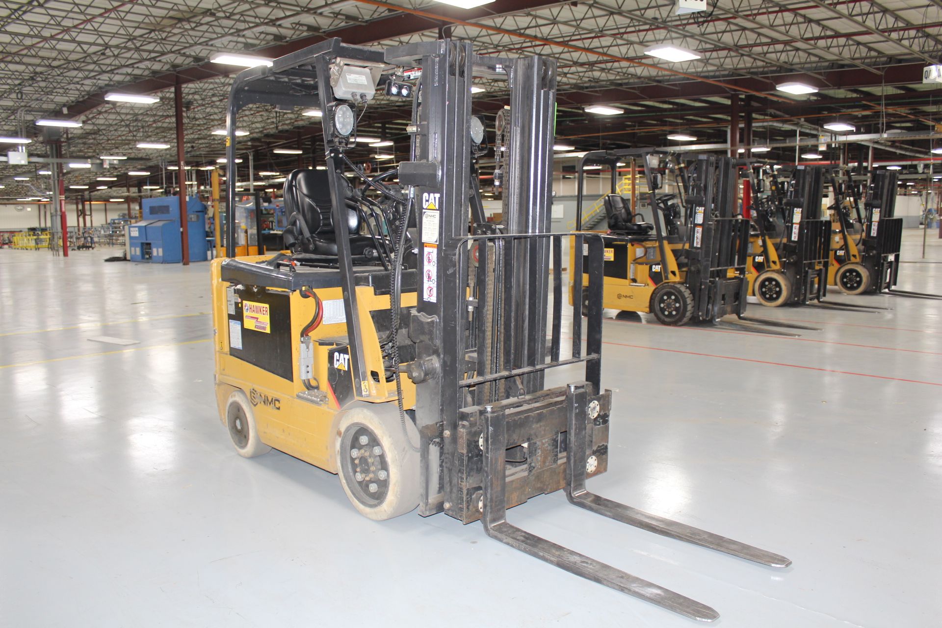 Caterpillar Model E5000-AC 4,450 Lb. Capacity Electric Forklift, S/N A4EC241381, Sit-Down Rider, - Image 2 of 4