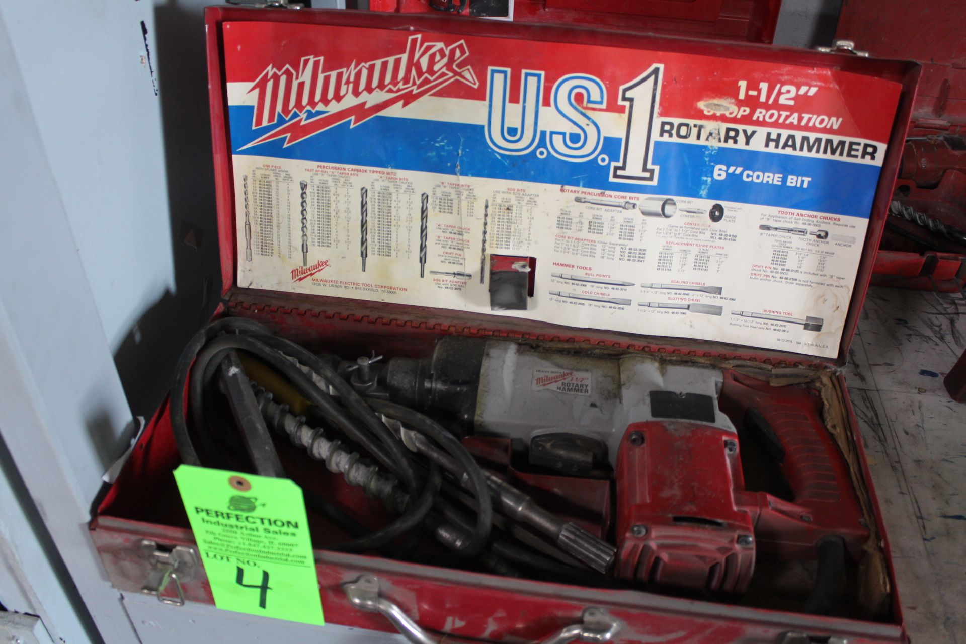 Milwaukee 1-1/2" Electric Rotary Hammer Drill w/ Case